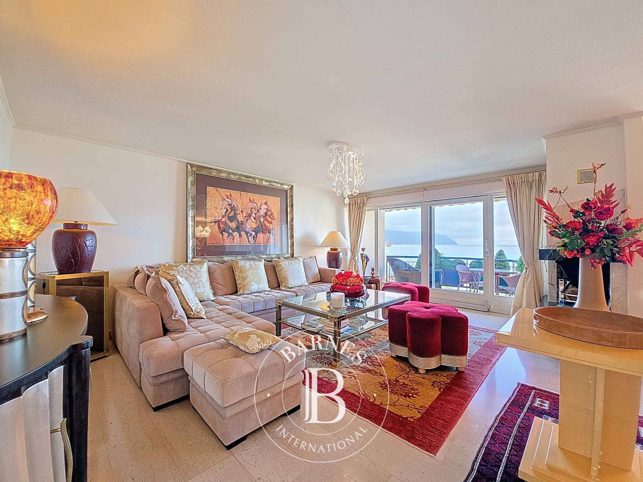 Splendide appartement en première ligne du lac Léman avec une vue exceptionnelle - picture 2