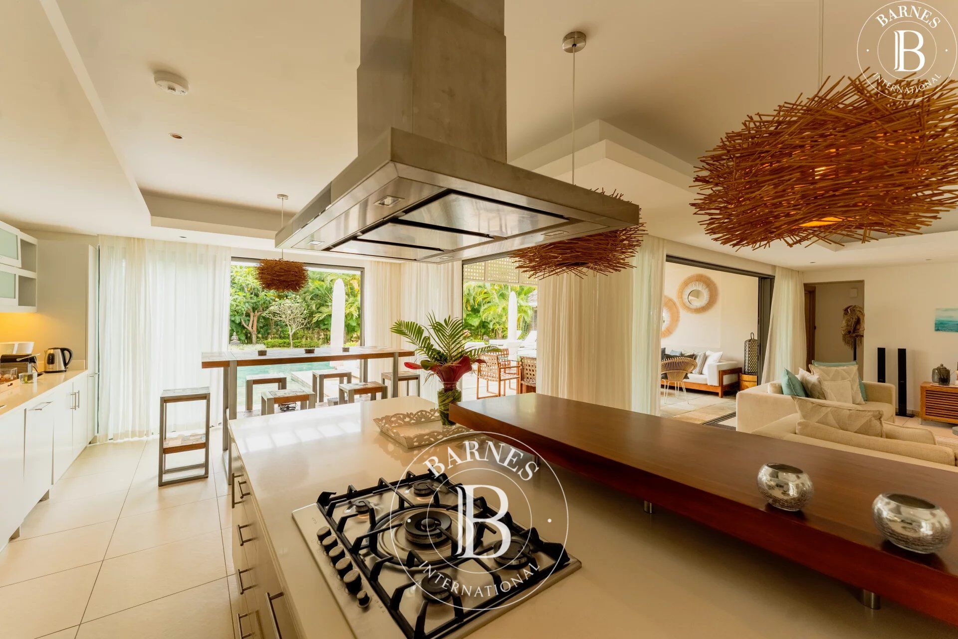 ANAHITA GOLF RESORT – Villa d’Exception 4 Chambres avec Piscine - picture 1