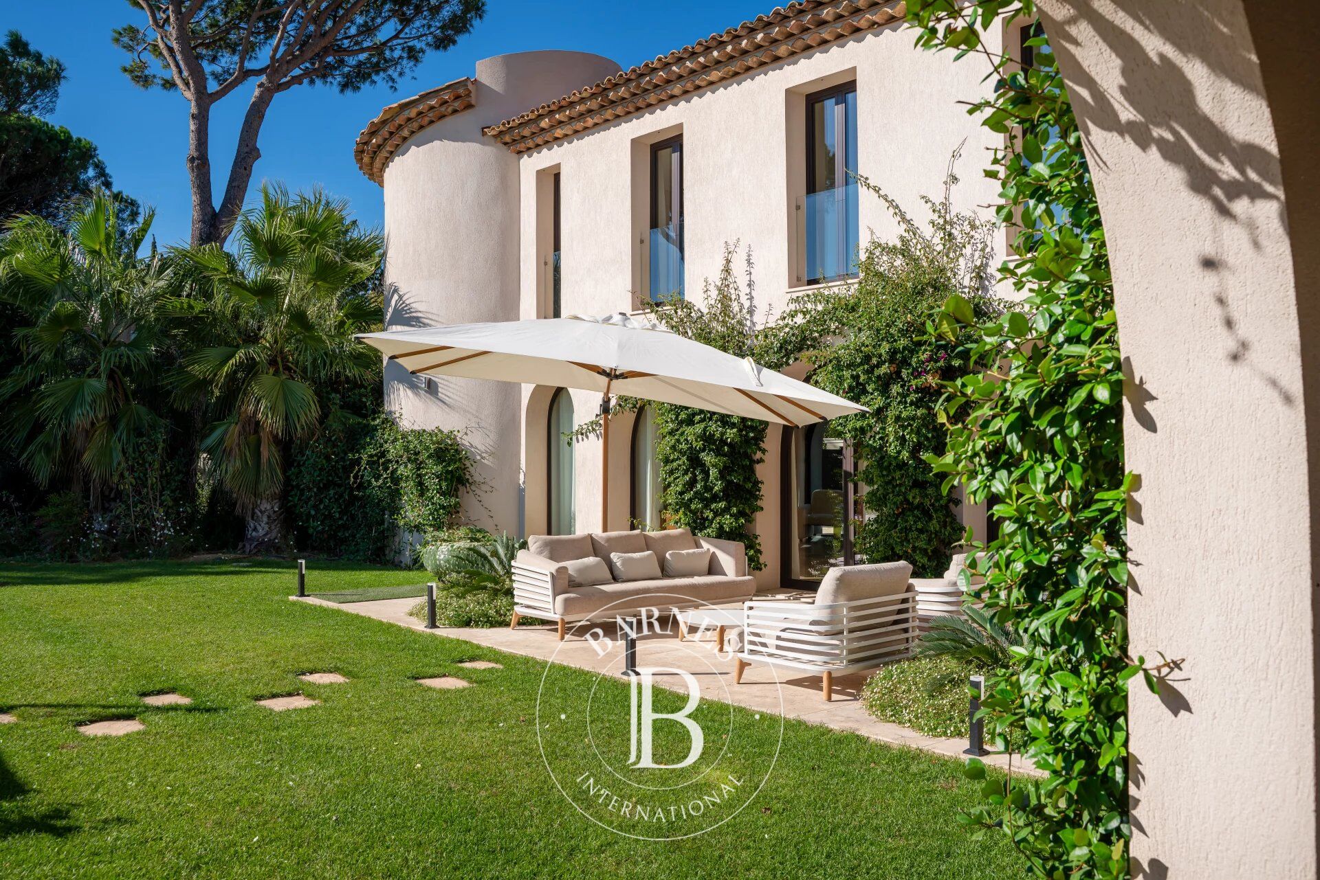 GRIMAUD - PRIVATE DOMAIN - 6-BEDROOM VILLA - SEA VIEW - picture 2
