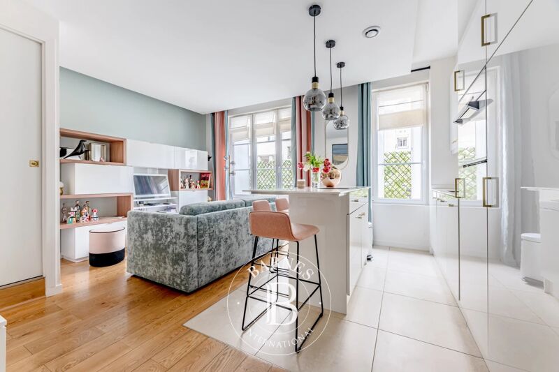 París 17 – Plaine Monceau – Piso reformado de un dormitorio en planta baja