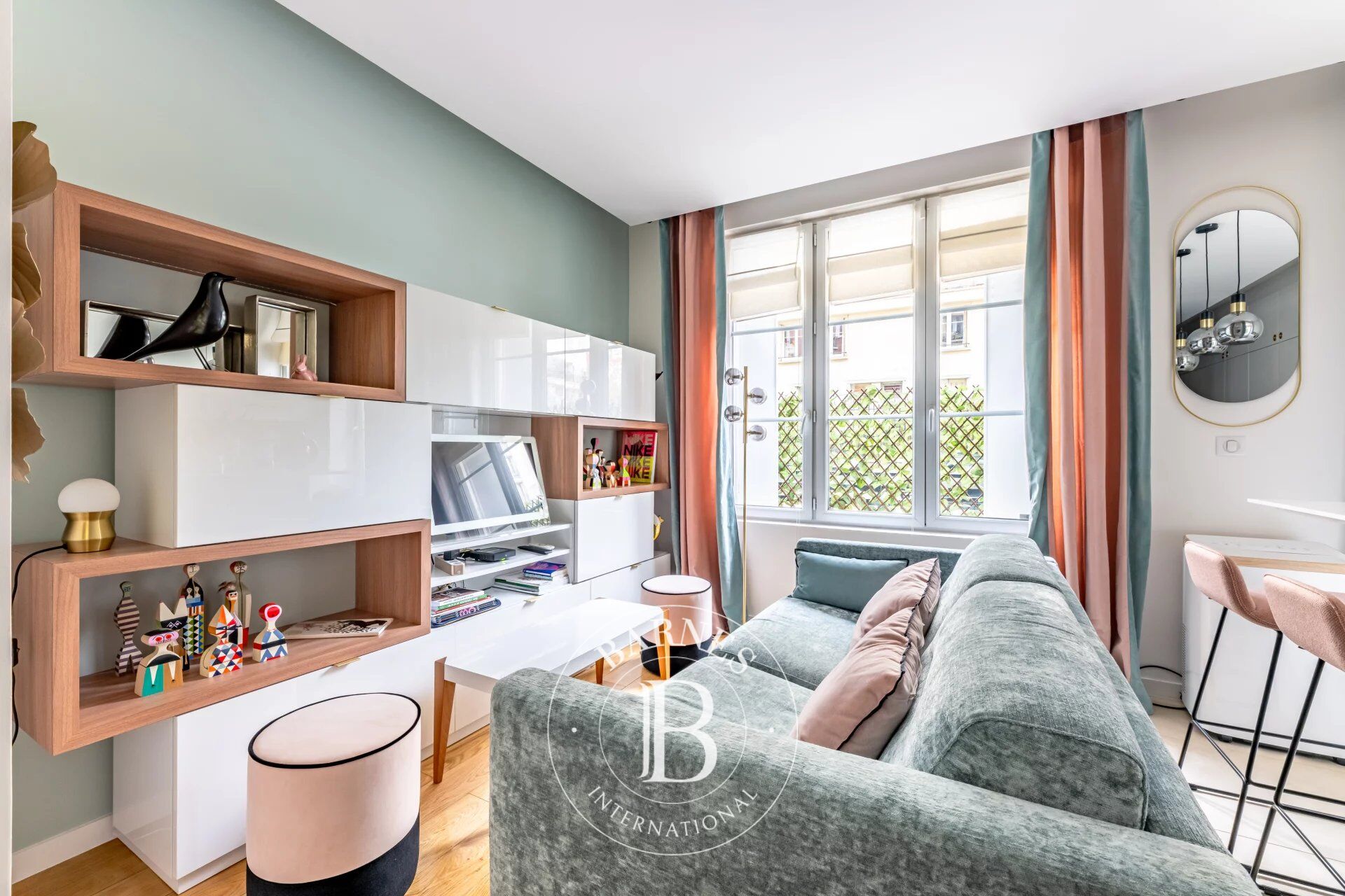 París 17 – Plaine Monceau – Piso reformado de un dormitorio en planta baja - picture 3