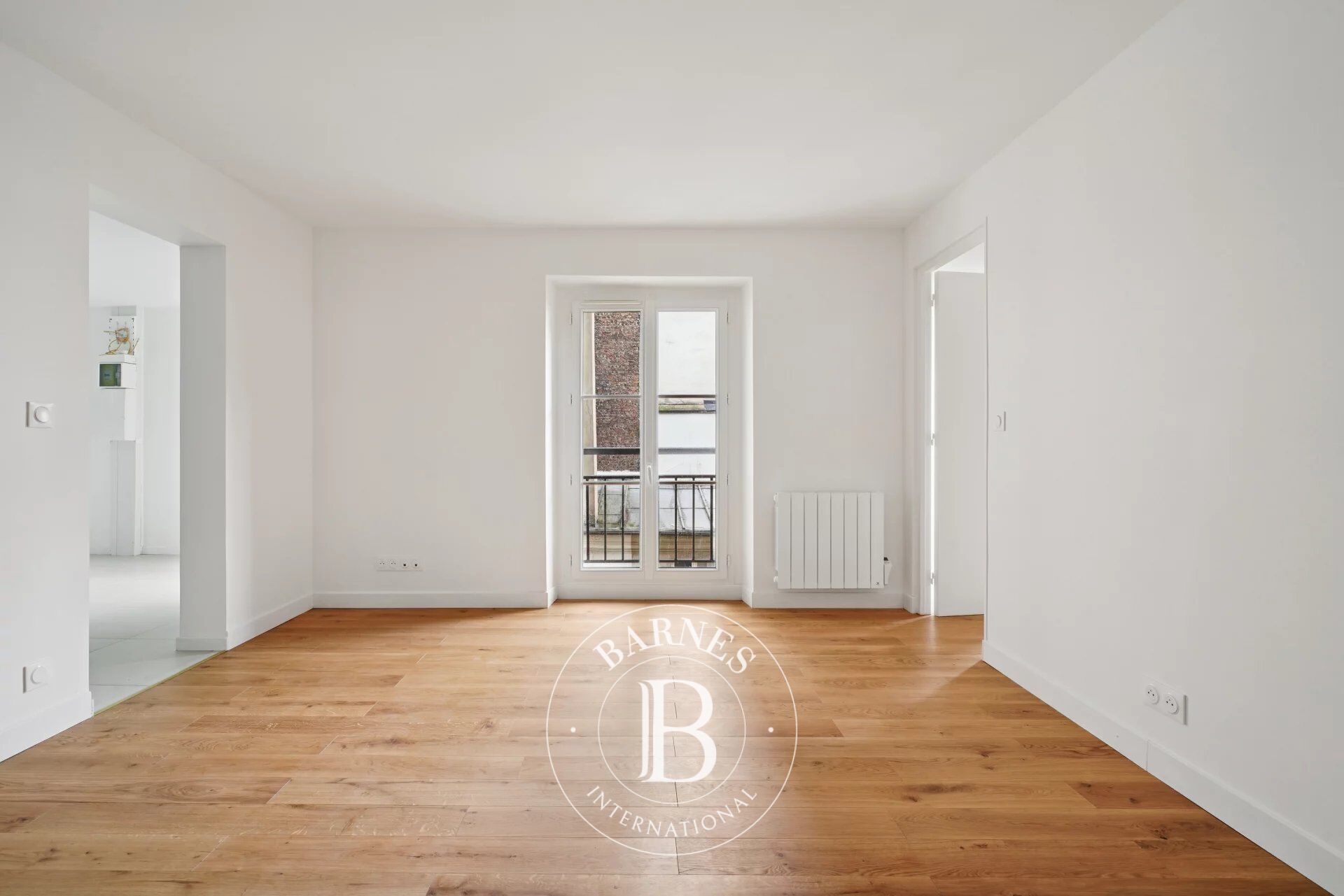 PARIS X - GONCOURT - 2 PIÈCES -  SUR COUR - CALME - REFAIT À NEUF - picture 1