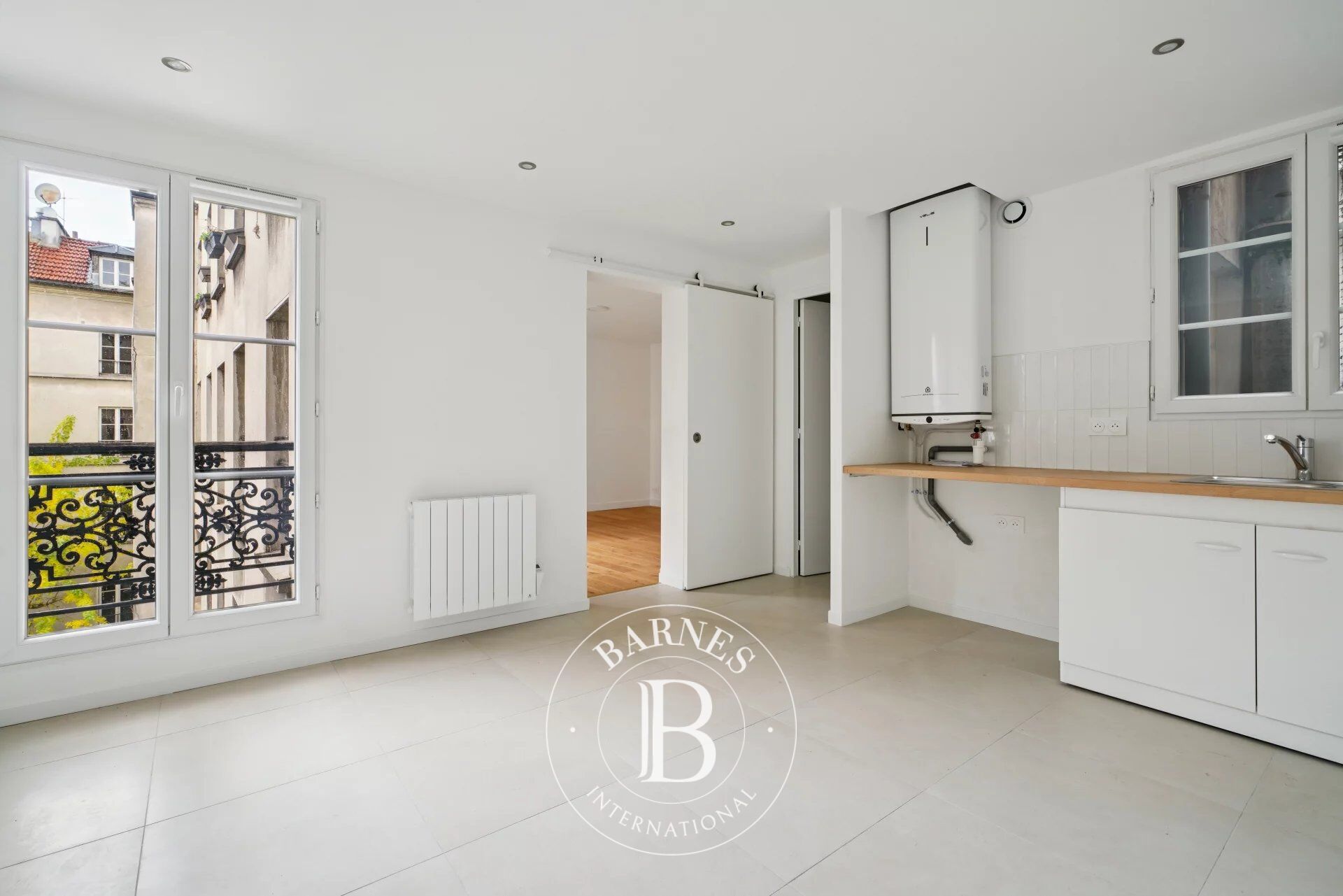 PARIS X - GONCOURT - 2 PIÈCES -  SUR COUR - CALME - REFAIT À NEUF - picture 3