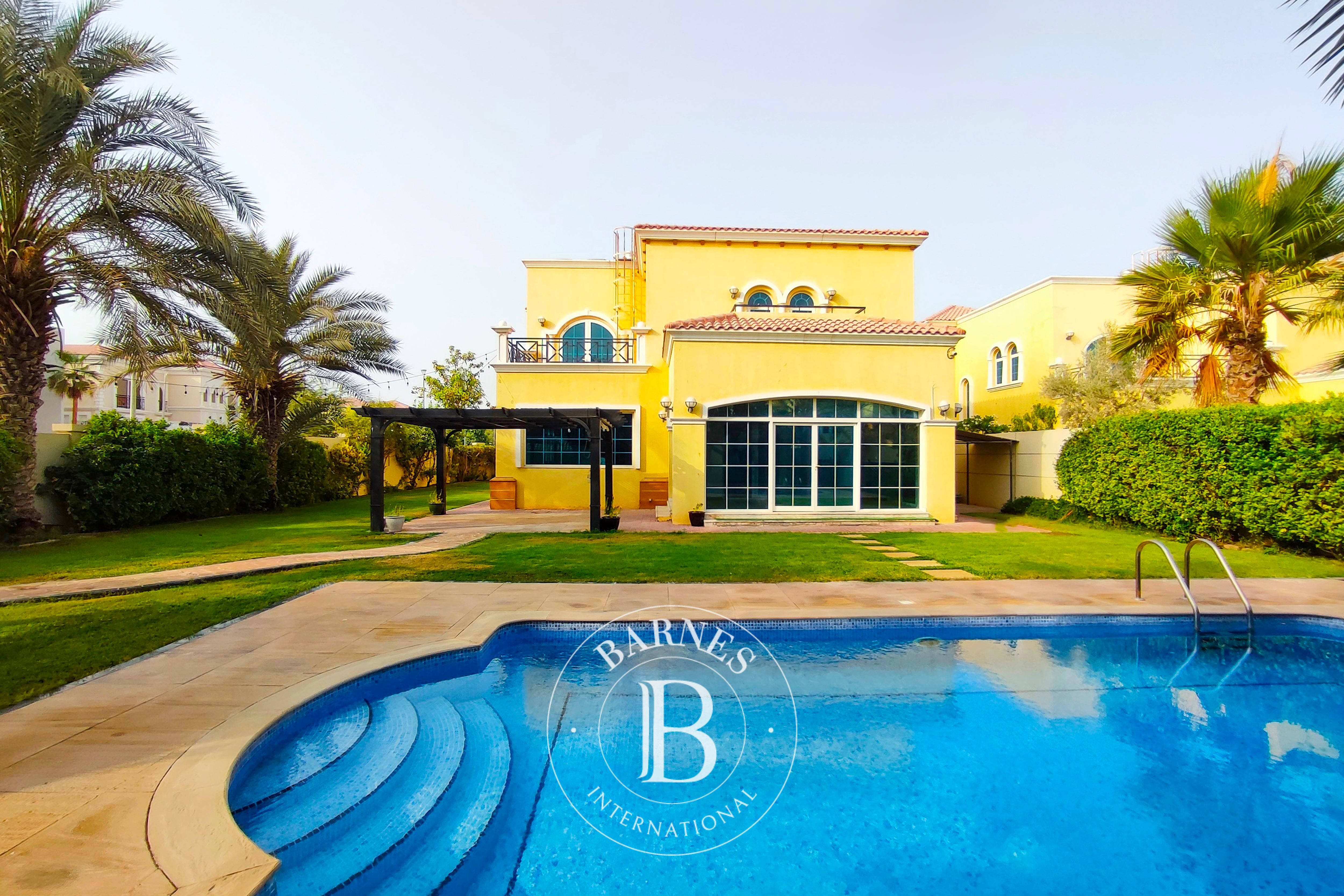 4 Bedroom Villa to rent in Jumeirah Park - picture 1