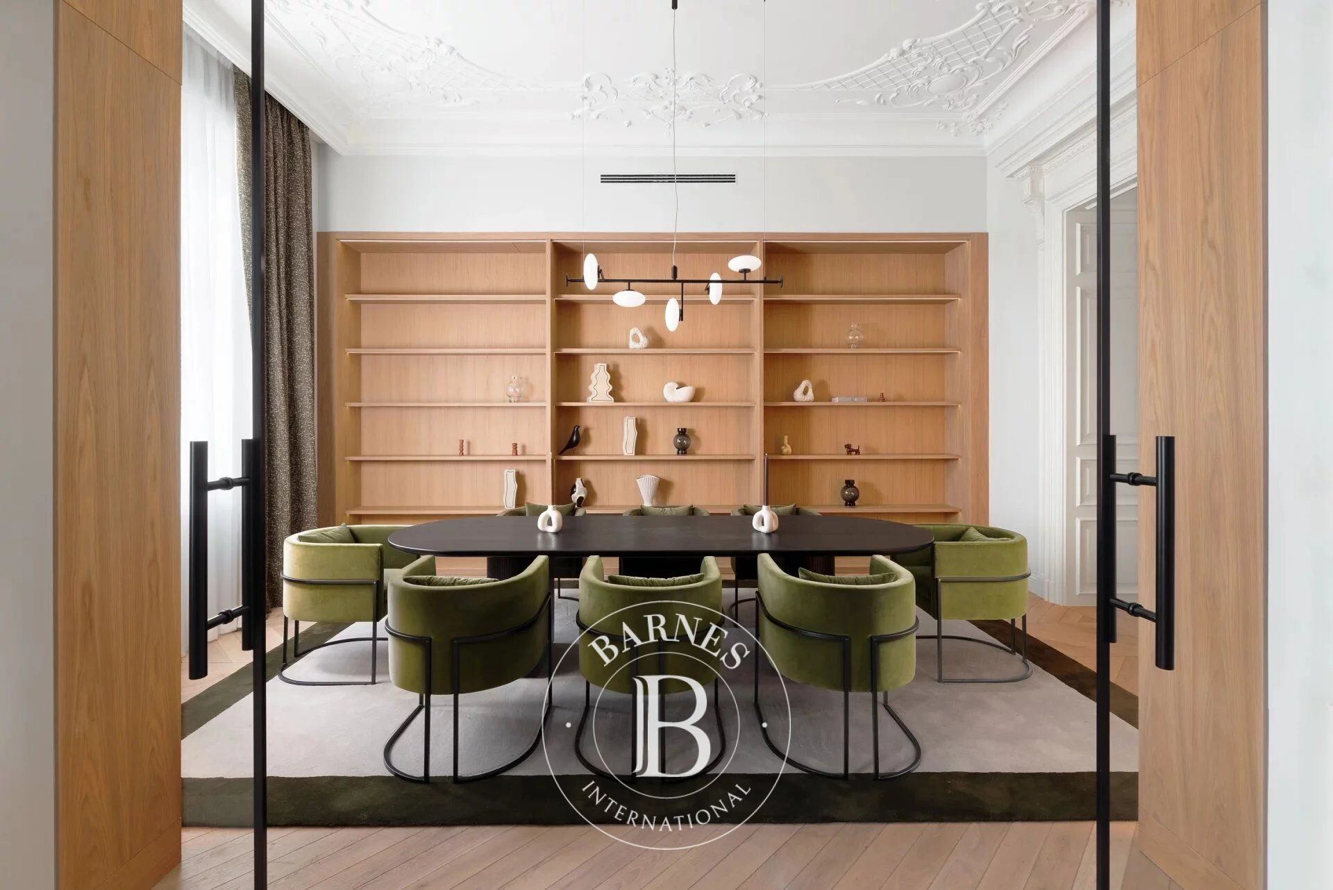 Exclusive Rental Opportunity in the Heart of the City - picture 3