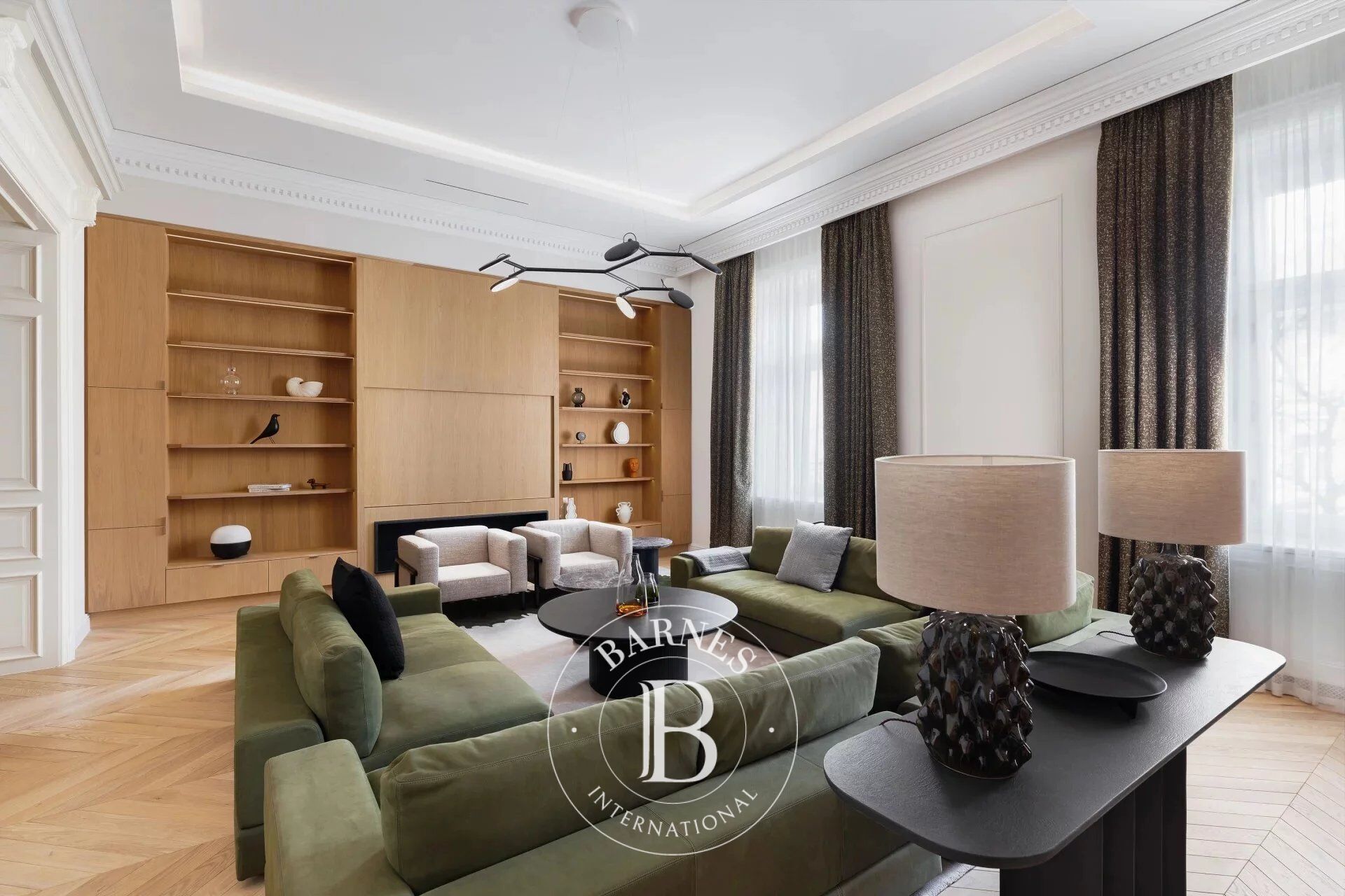 Exclusive Rental Opportunity in the Heart of the City - picture 1