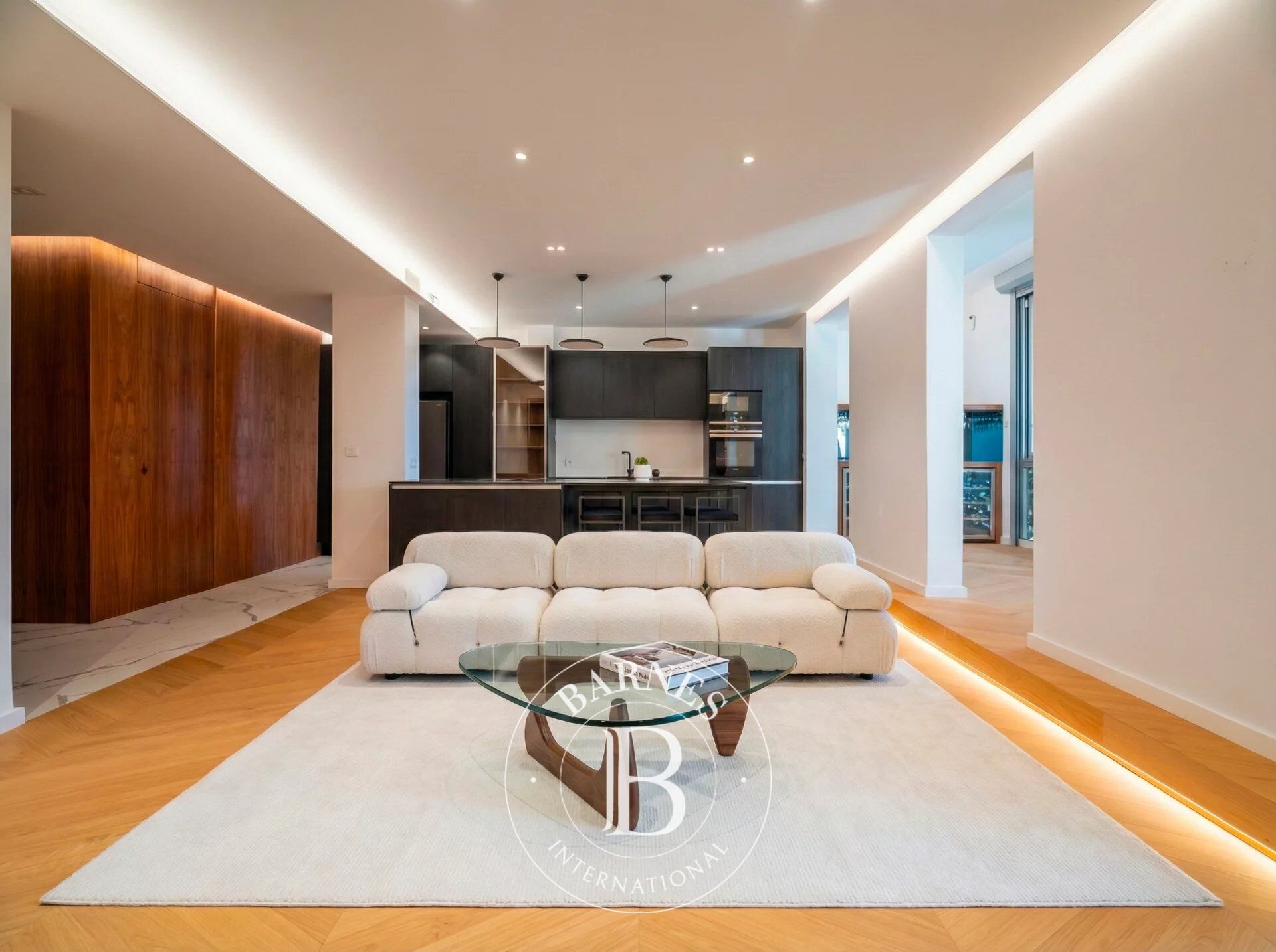 Sale – 13008 Marseille – Apartment Renovated by an Architect – Premium Property - picture 3