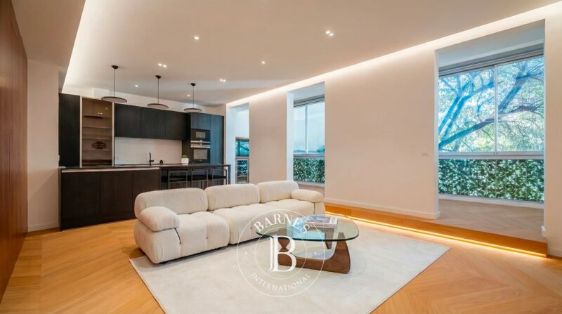 Sale – 13008 Marseille – Apartment Renovated by an Architect – Premium Property