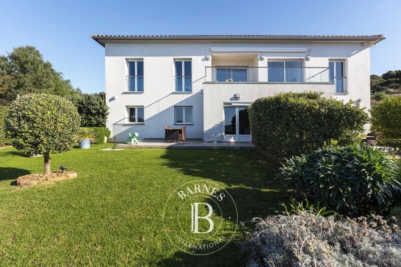 For Sale Villa | Villanova - picture 3