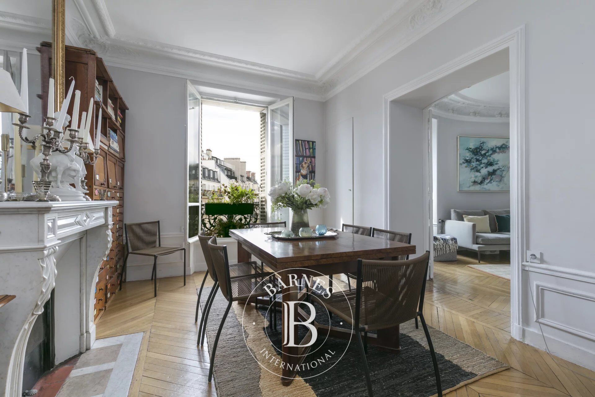 Paris 8th - Etoile / Beaujon - Corner apartment - 4 bedrooms - picture 2