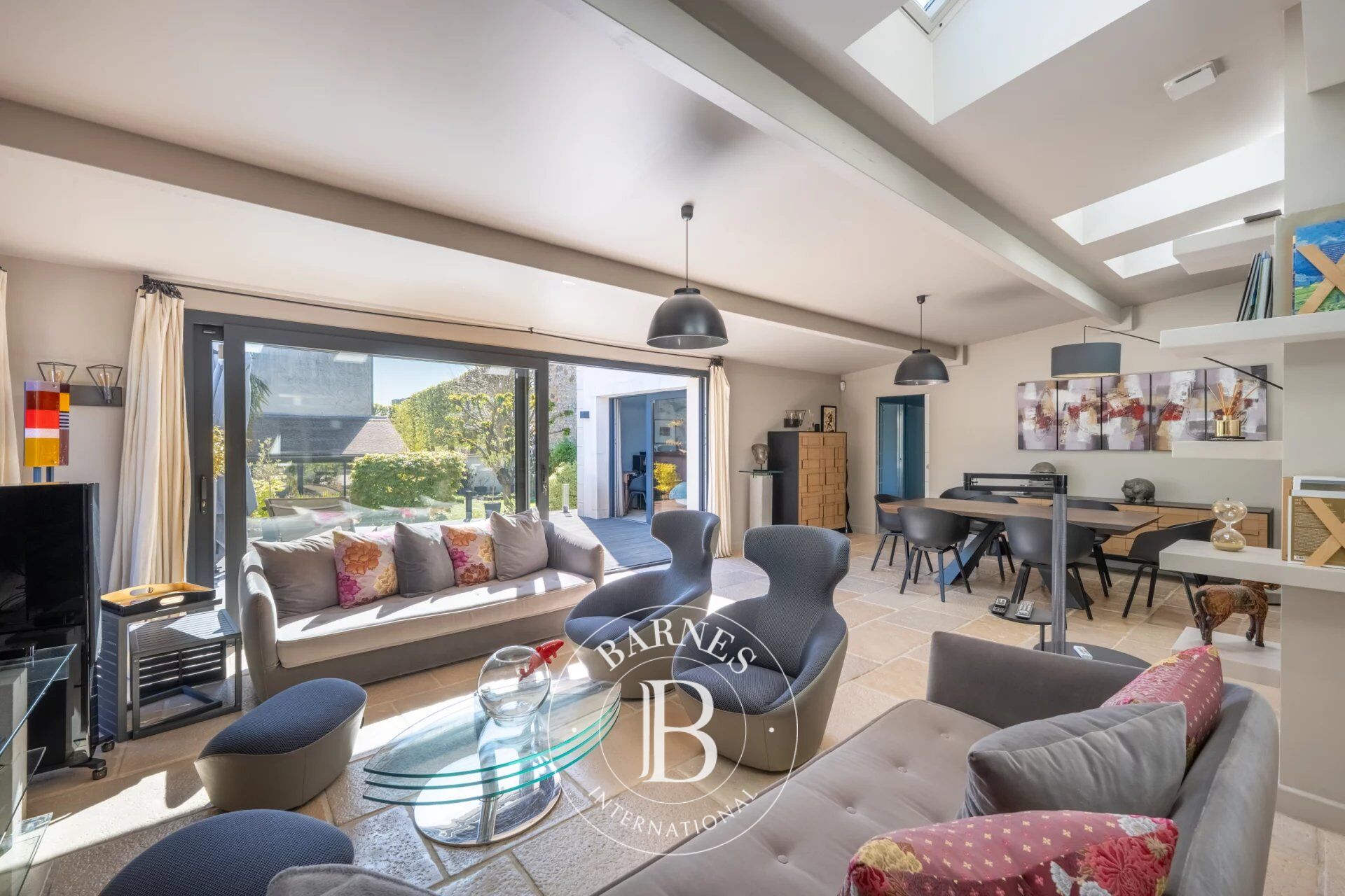 Le Chesnay - Plateau Saint-Antoine - 213m² (2,293 sq ft) contemporary house - 5 bedrooms - Air conditioning - Garden - picture 2