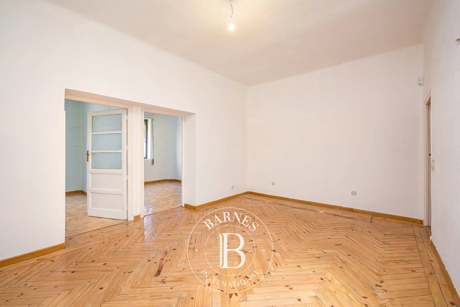 Wohnung mit großem Renovierungs- und Investitionspotenzial im Herzen von Gaztambide – Chamberí - picture 1