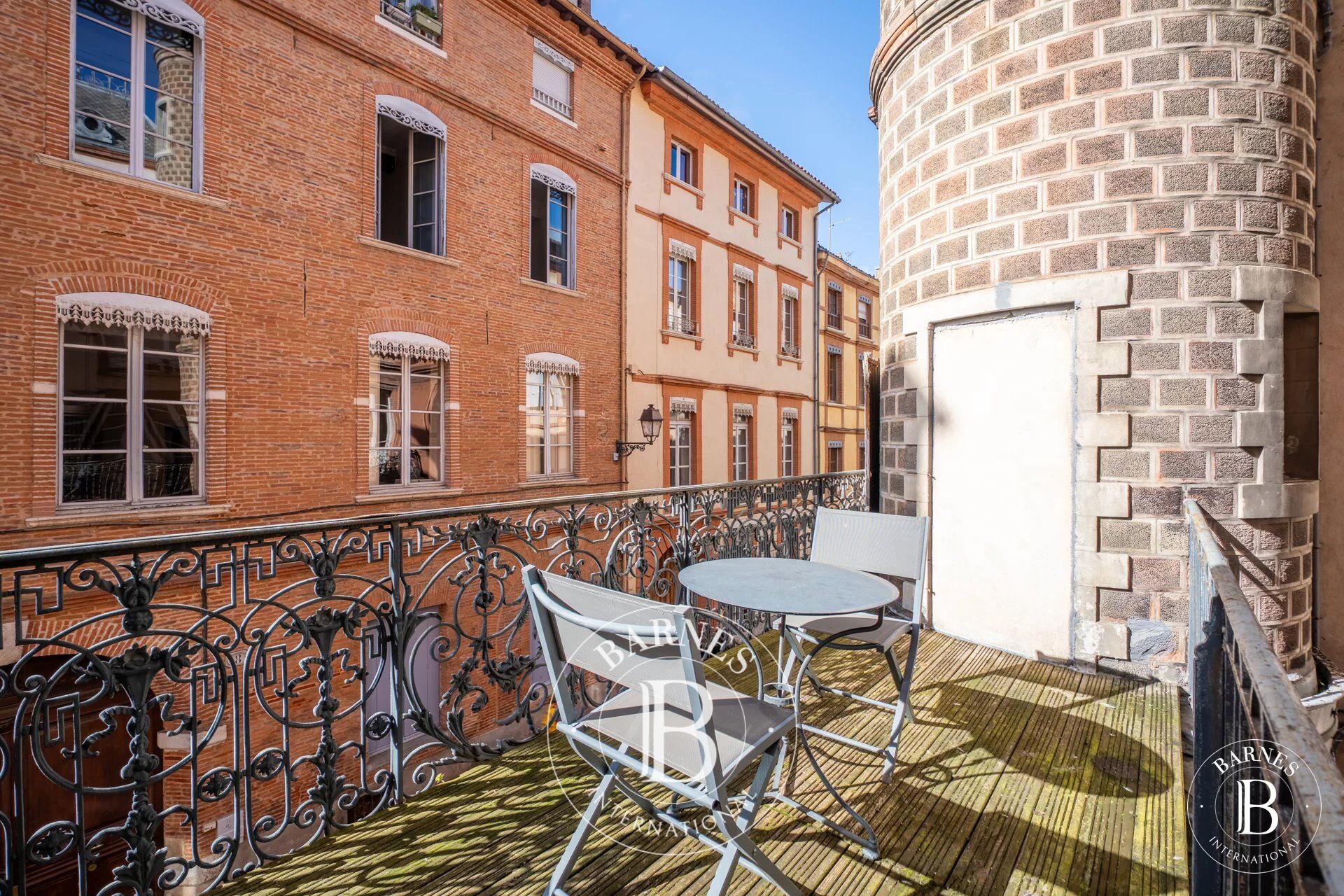 SAINT ETIENNE – Appartement de 199 m² avec terrasse  dans un Hotel Particulier. - picture 2