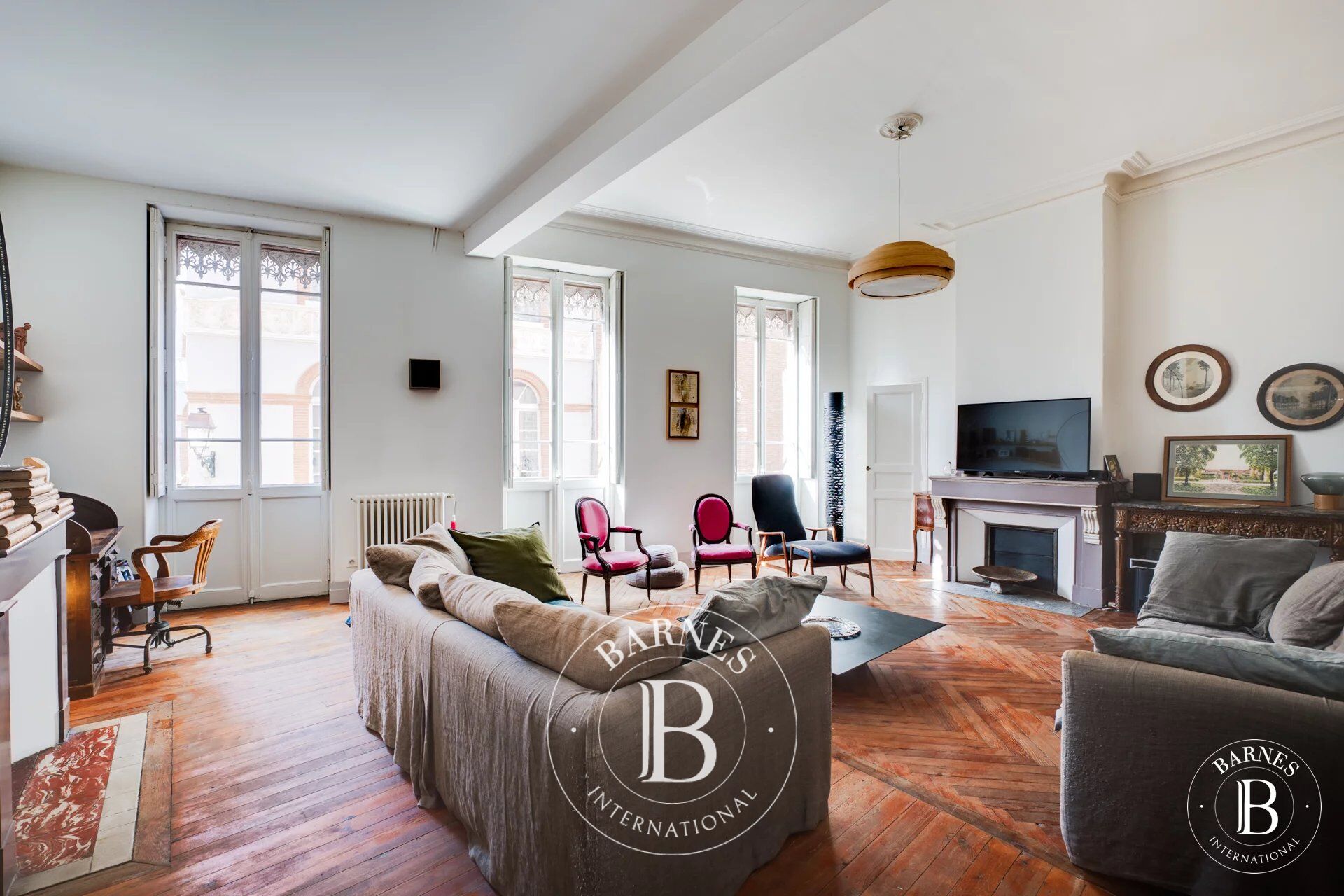 SAINT ETIENNE – Appartement de 199 m² avec terrasse  dans un Hotel Particulier. - picture 1