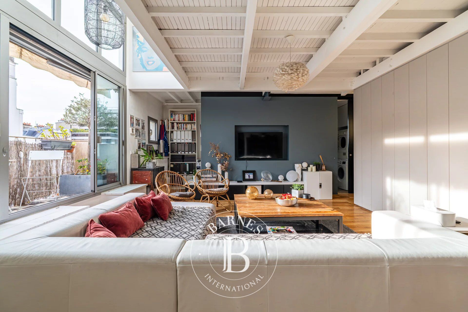 Exclusivité - Paris 16 - Place de Mexico - Atelier d'artiste en duplex - 3 chambres - picture 2