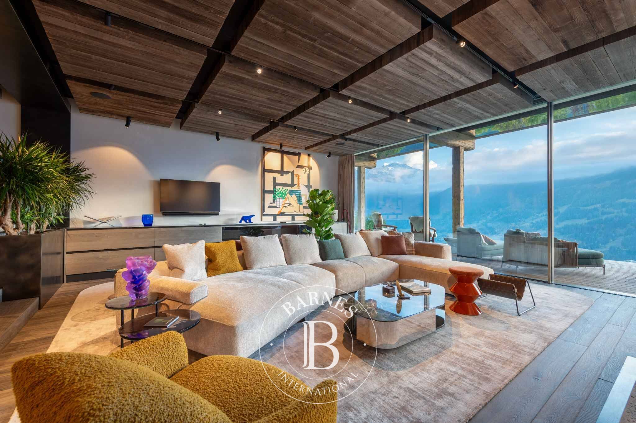 An exceptional residence in the heart of the Alps - picture 2