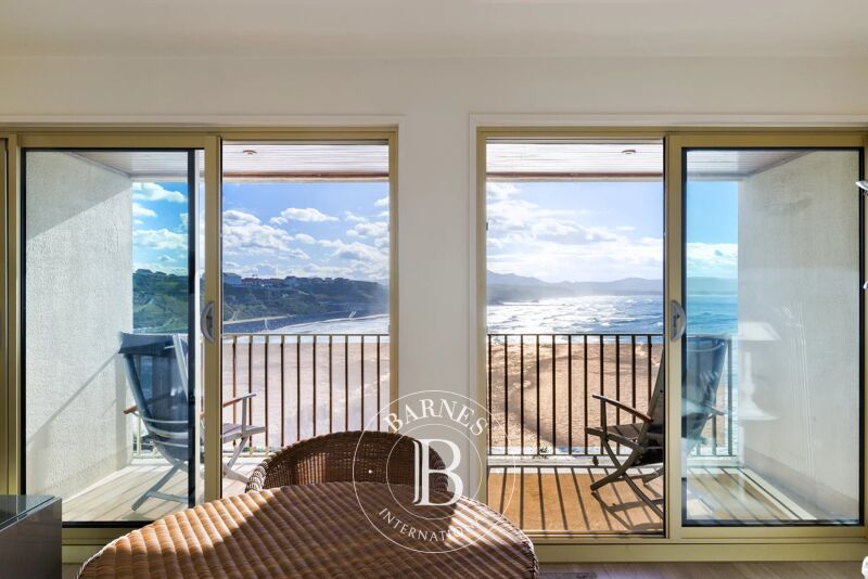 BIARRITZ – CÔTE DES BASQUES – STUNNING SEA AND MOUNTAIN VIEWS