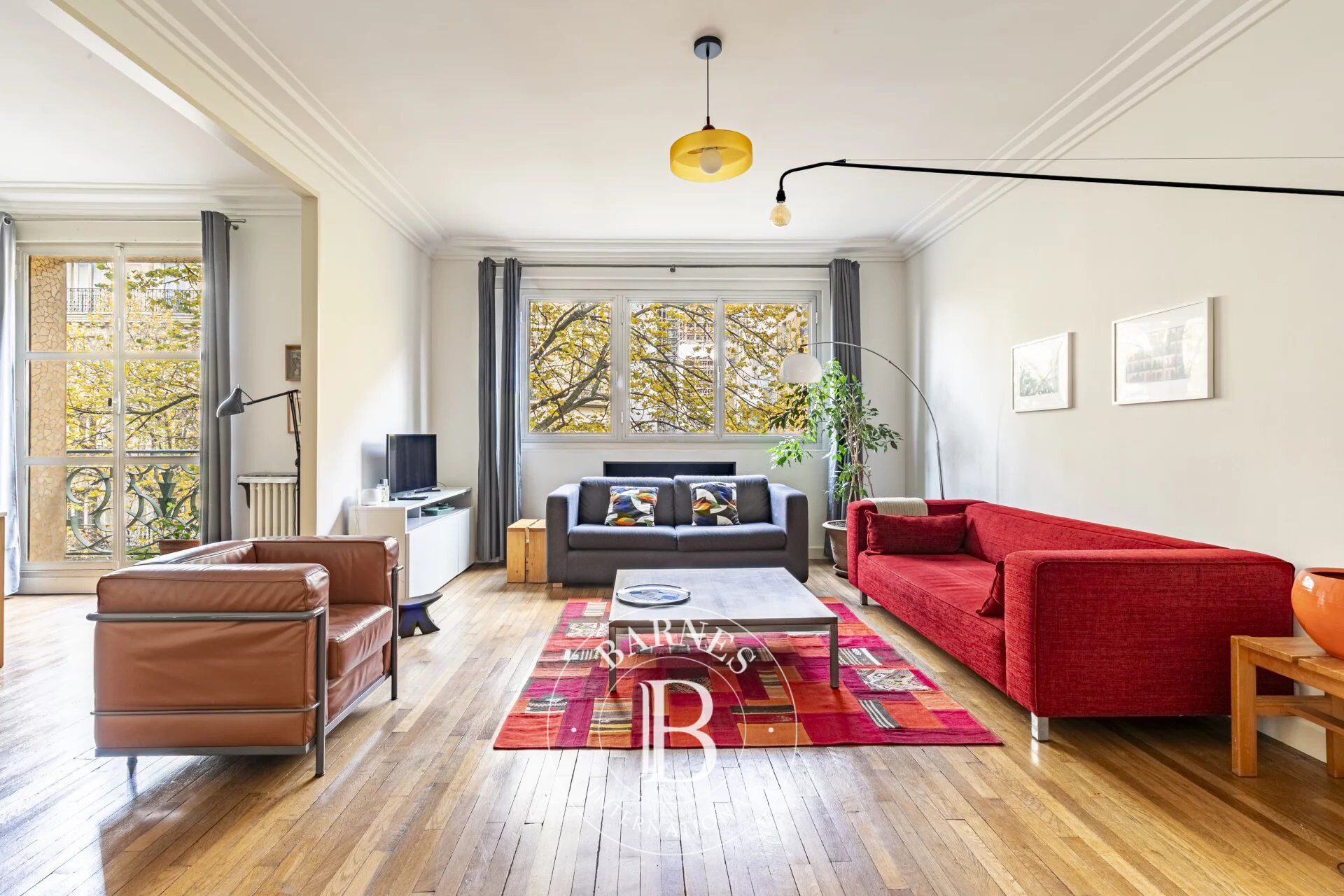 BARNES Paris 15/ JAVEL Bel appartement de 2 chambres/ Possibilité 4 - Immeuble Art Déco - picture 2