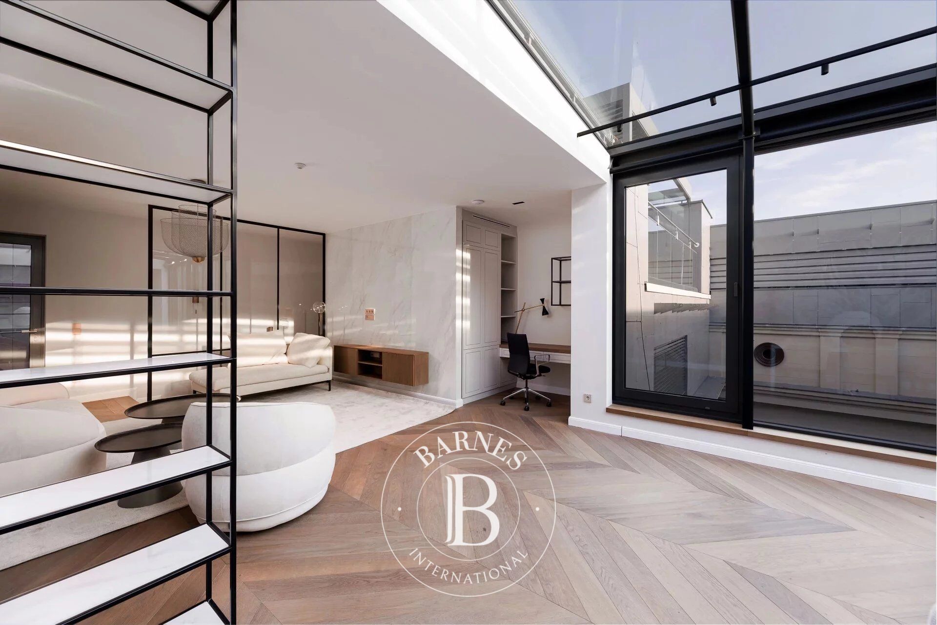 Penthouse apartment with rooftop terrace - picture 2