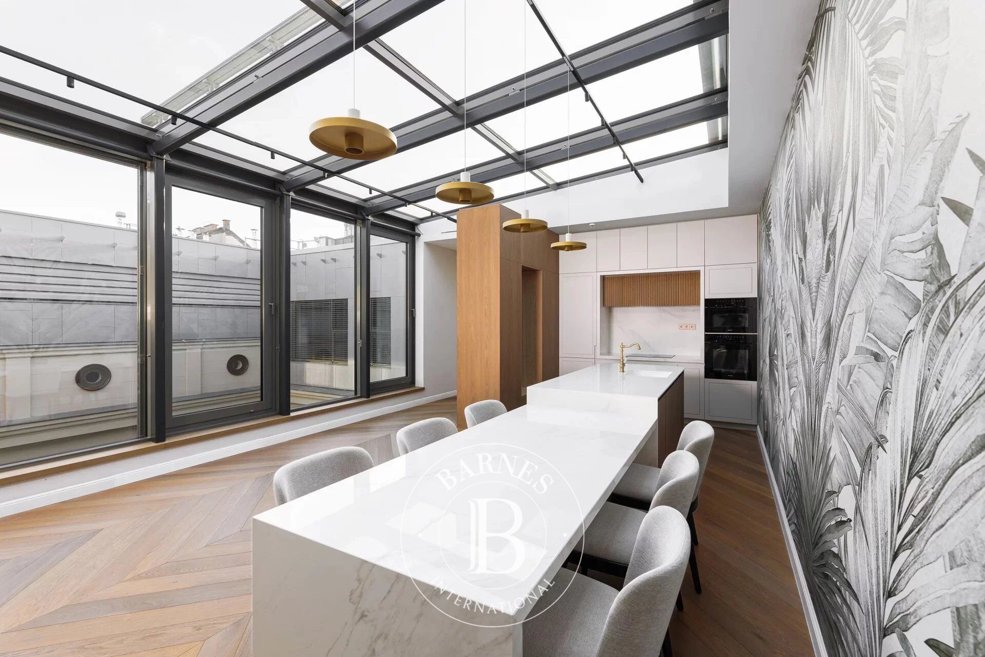 Penthouse apartment with rooftop terrace - picture 3