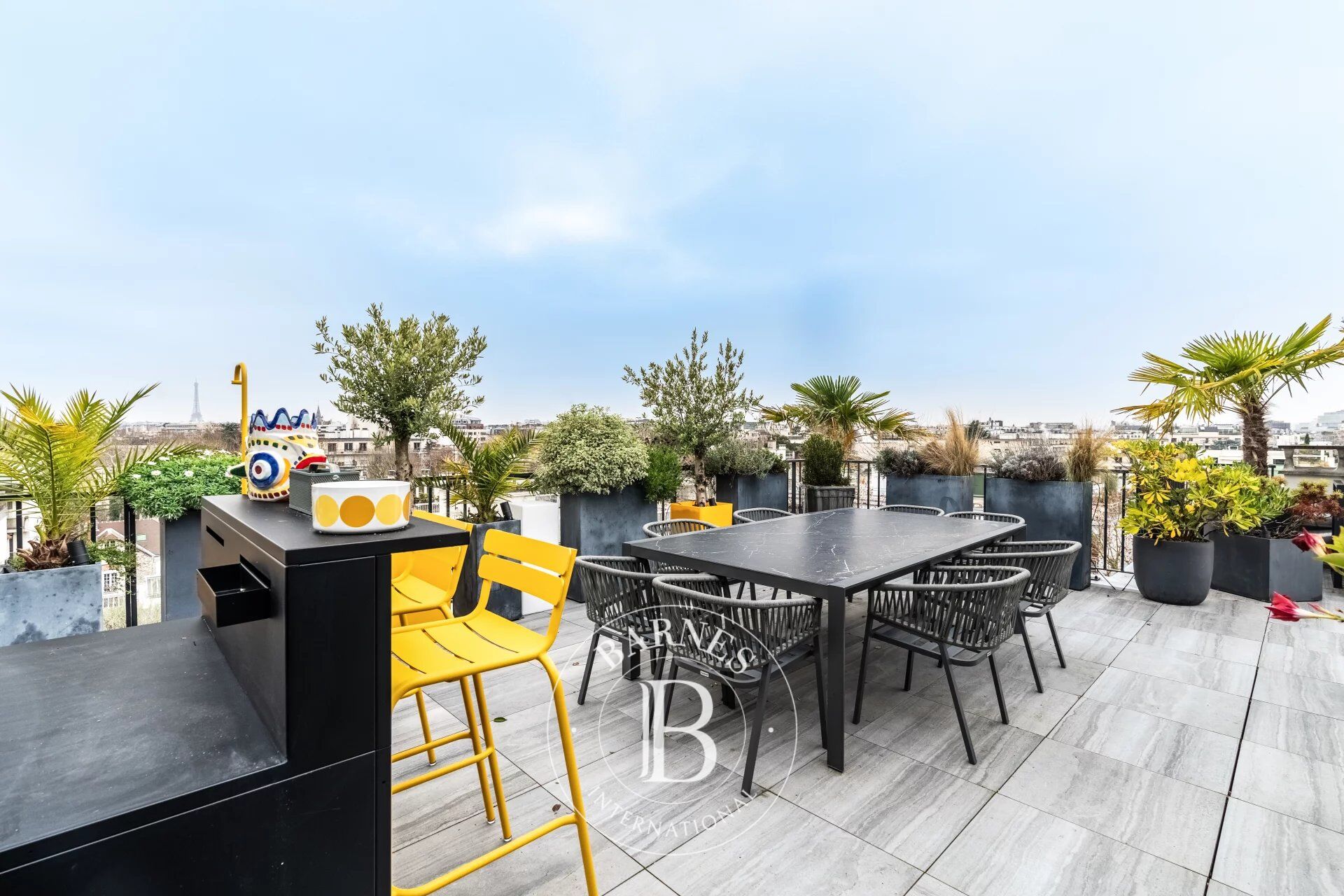 Neuilly - Château-Nortier - Voie privée - Appartement en duplex  entièrement rénové 4/5 chambres - Terrasse - Vue Tour Eiffel - picture 3