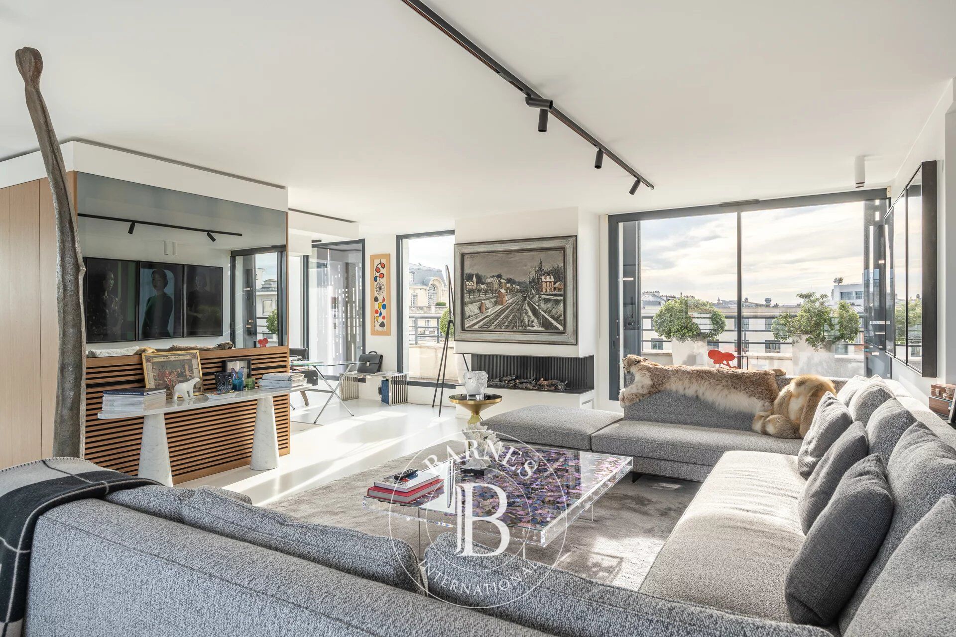 PARIS 8th - FAUBOURG SAINT-HONORE - EXCLUSIVITY - SPLENDID DUPLEX WITH TERRACES AND PANORAMIC VIEWS OF PARIS - picture 3