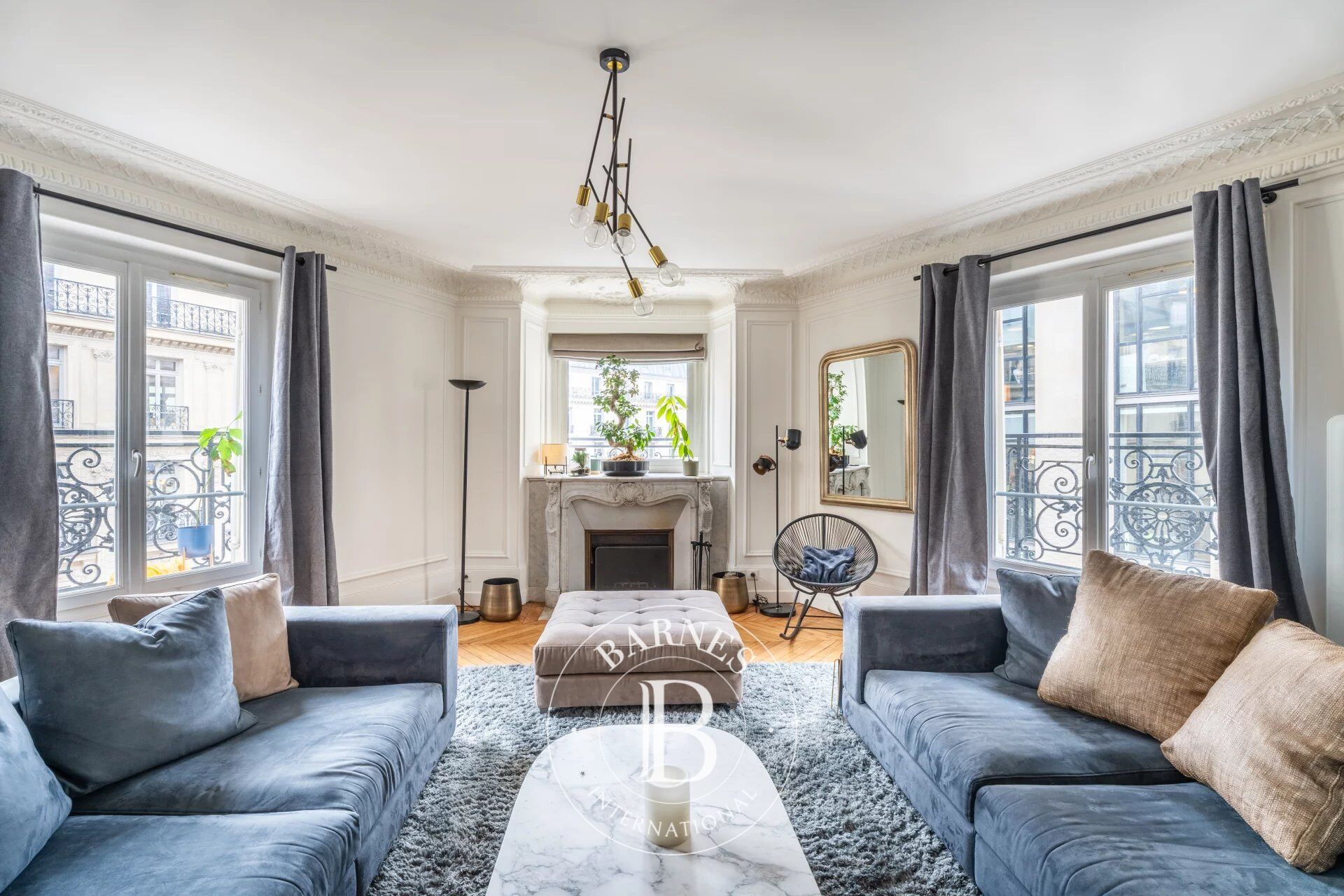 PARIS 9 - RUE LAFFITTE - UPPER FLOOR - LIFT - BALCONY - 2 BEDROOMS - SOUTH-FACING - picture 2