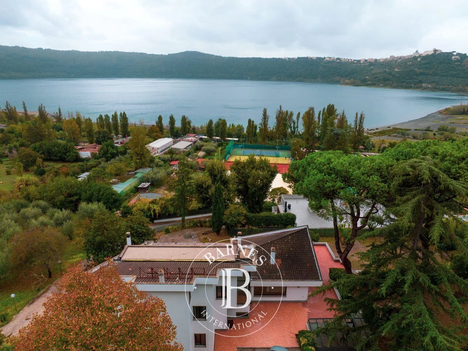 Castel Gandolfo – Exquisite Contemporary Lake View Villa - picture 1