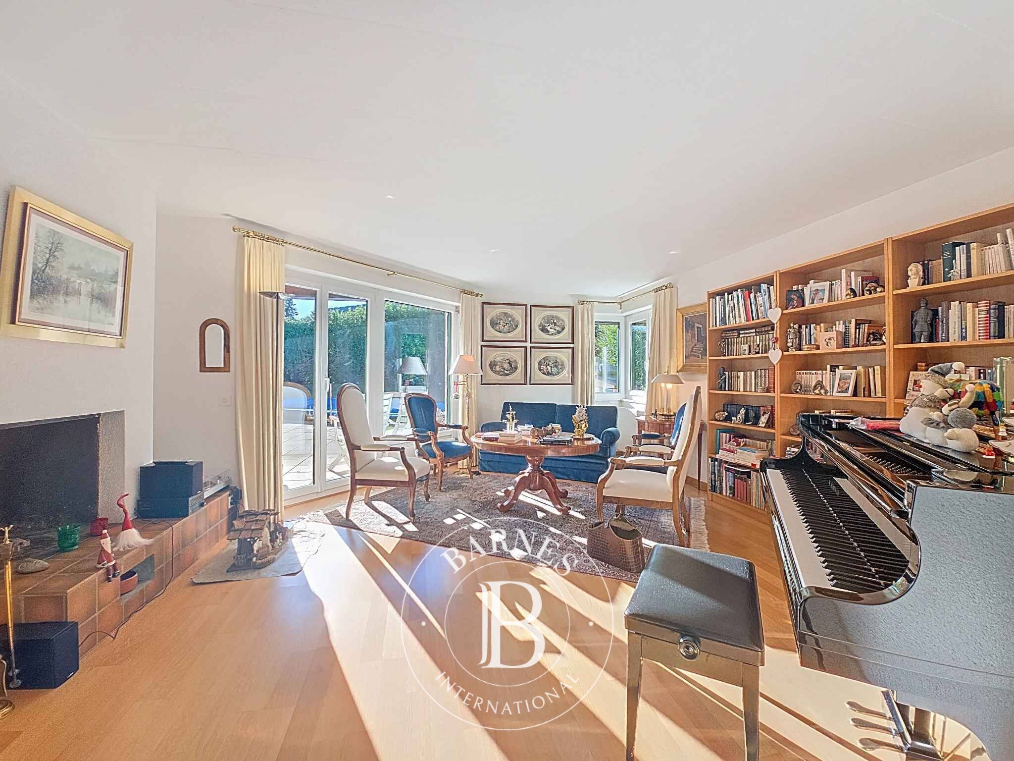 Villa Aigle - picture 2