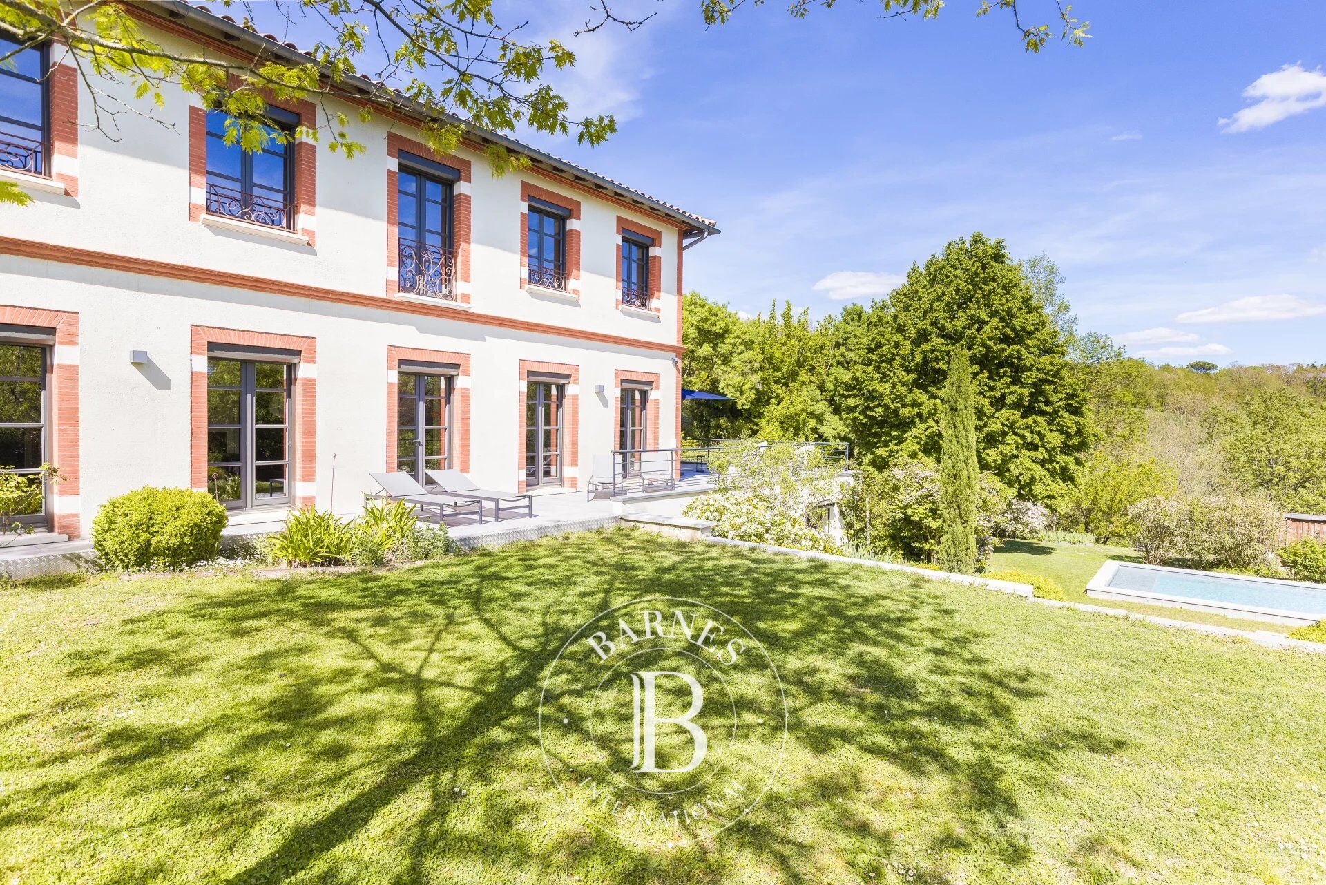 Villa Vigoulet-Auzil - picture 1