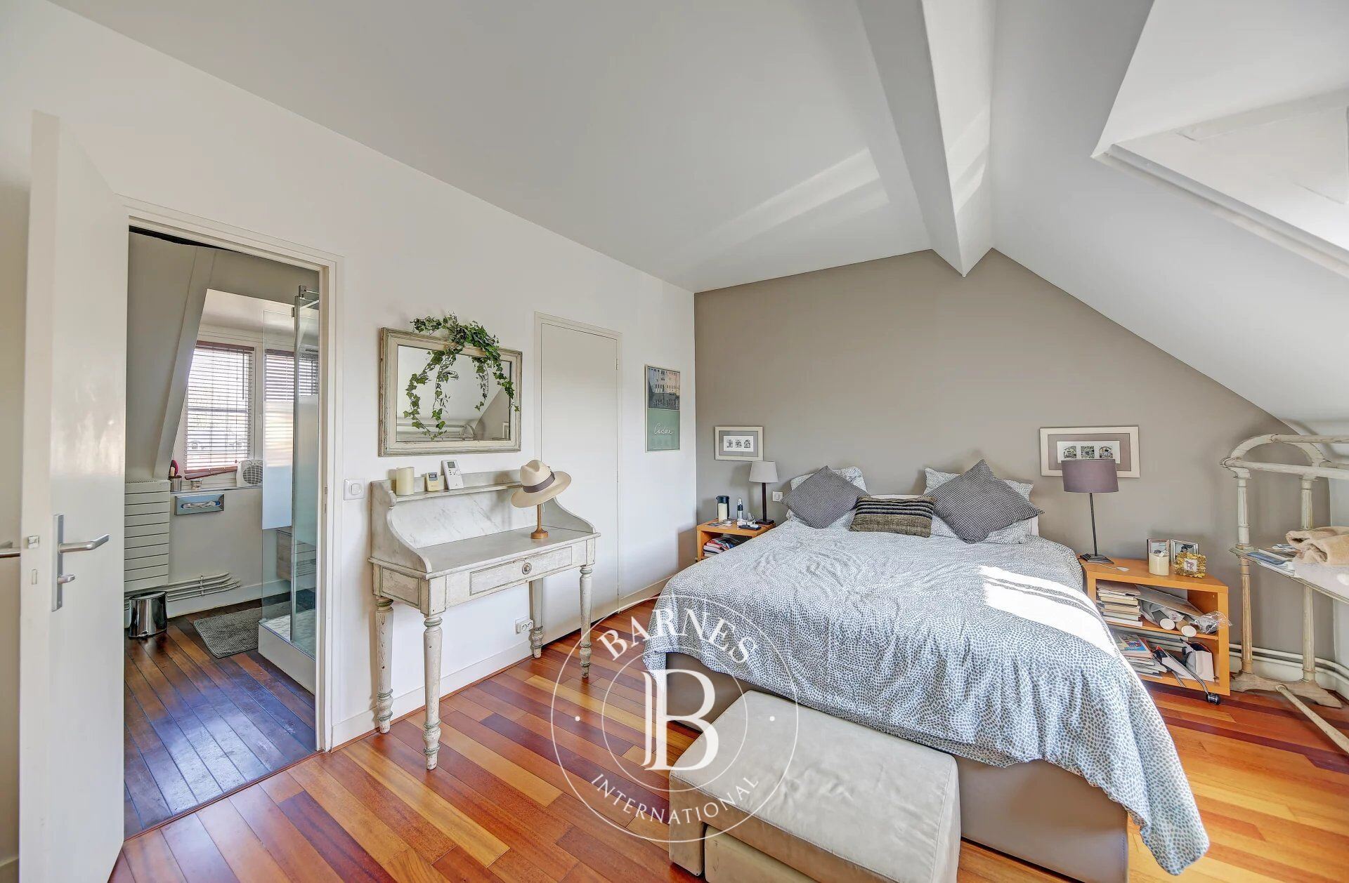 Apartment Versailles - picture 2