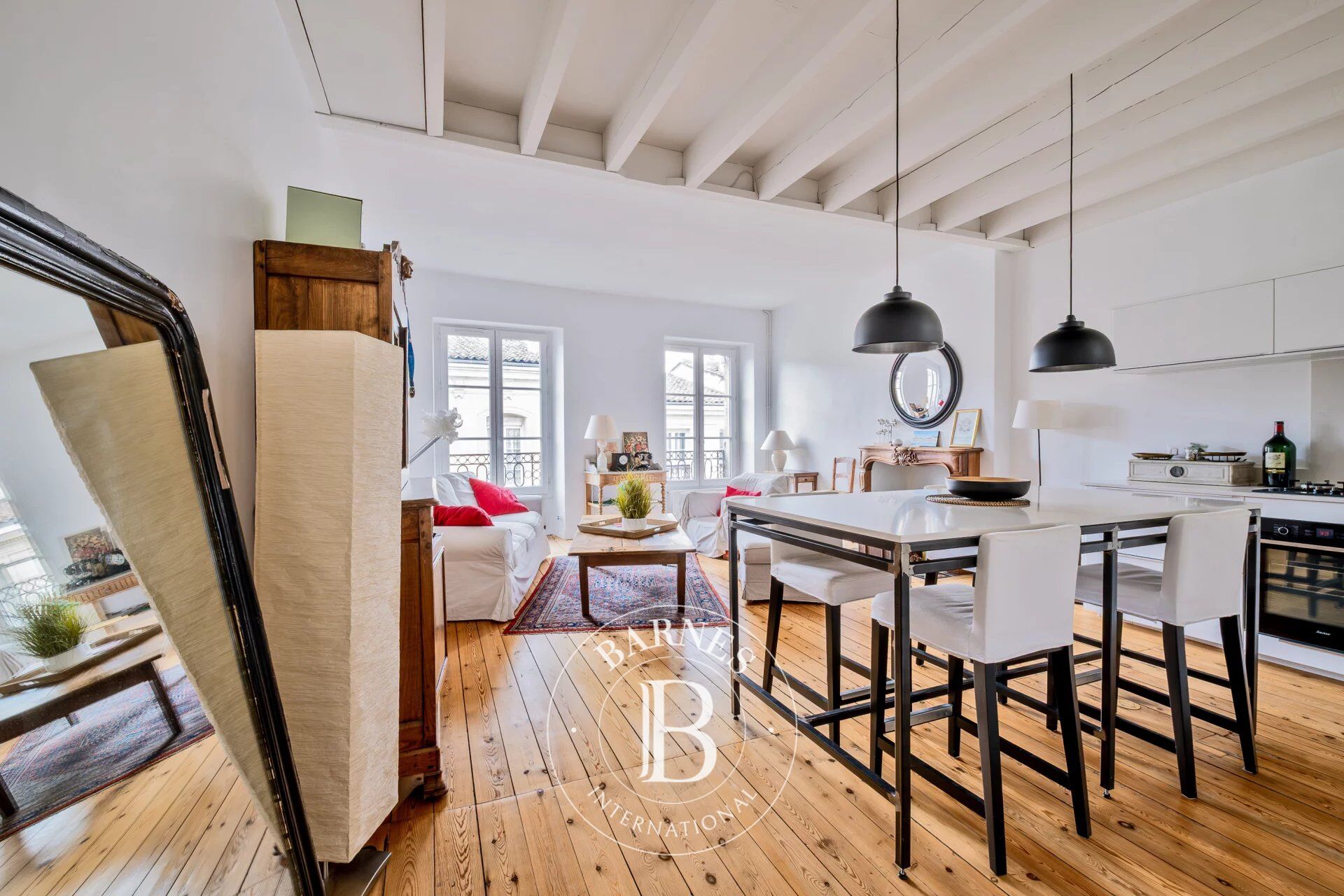 Bordeaux Tourny – Renovated Duplex – Top Floor - picture 1