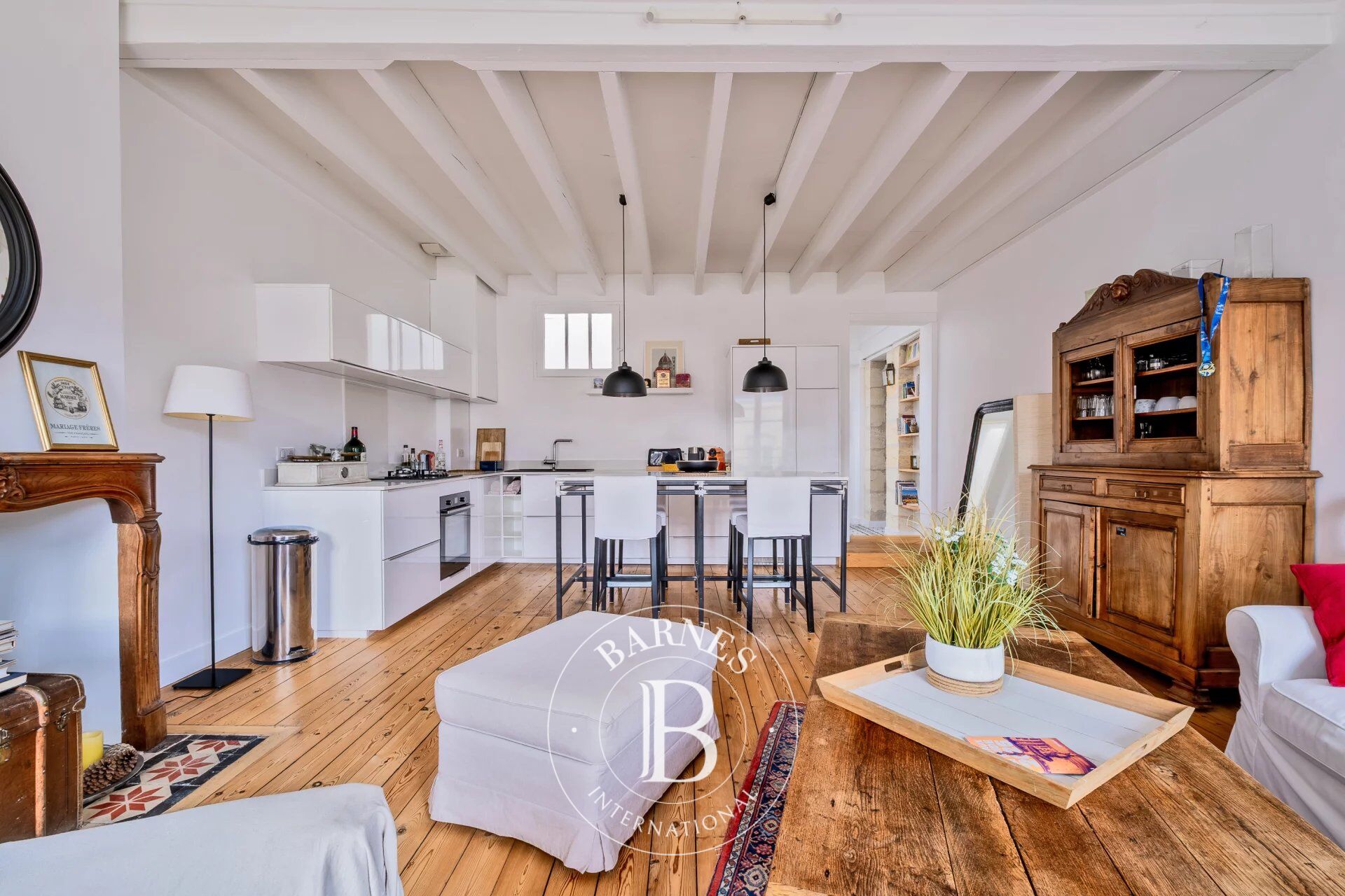 Bordeaux Tourny – Renovated Duplex – Top Floor - picture 3