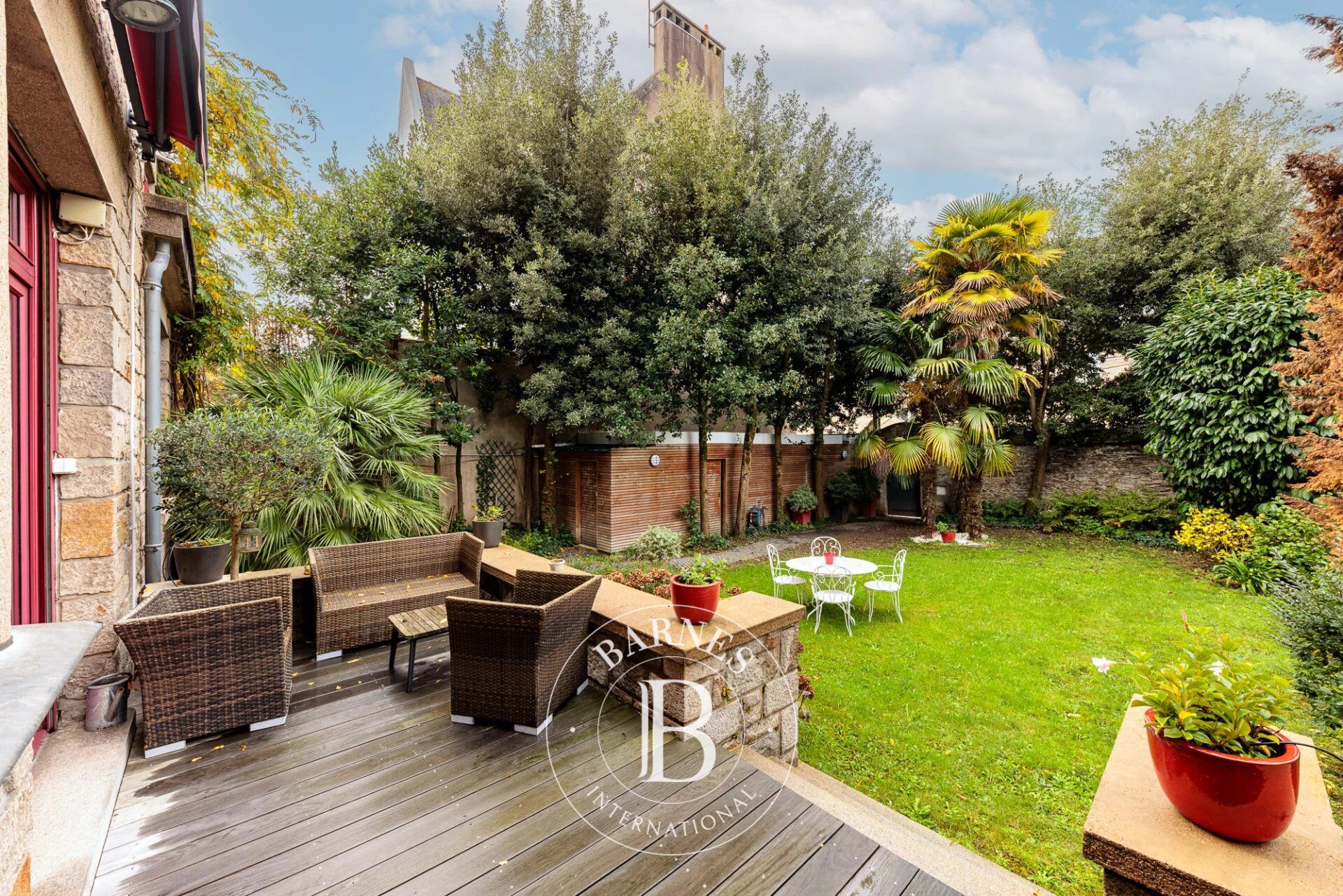 Luxurious 5-Bedroom Home in Nantes, France - picture 1