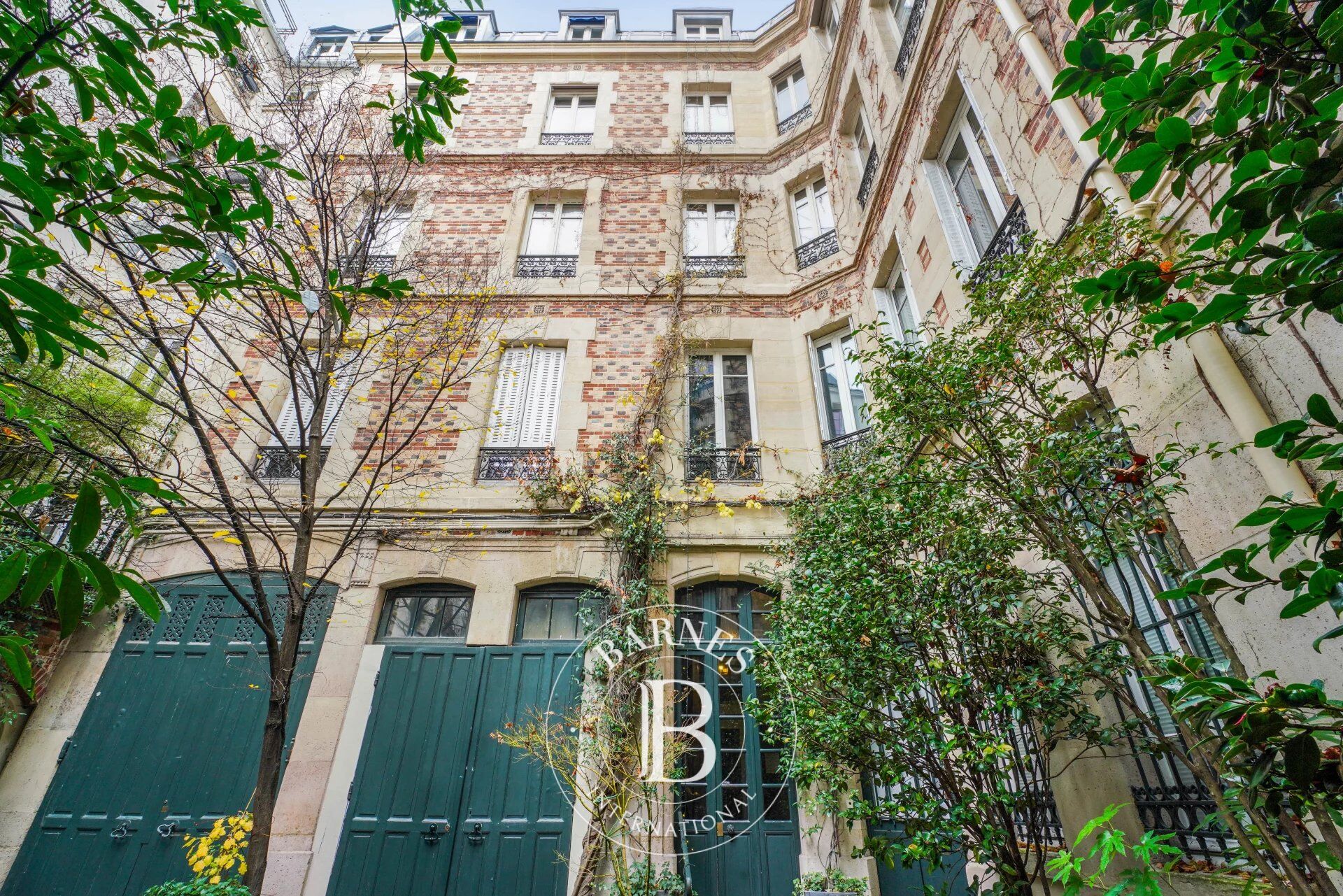 Piso Paris 6ème - picture 2