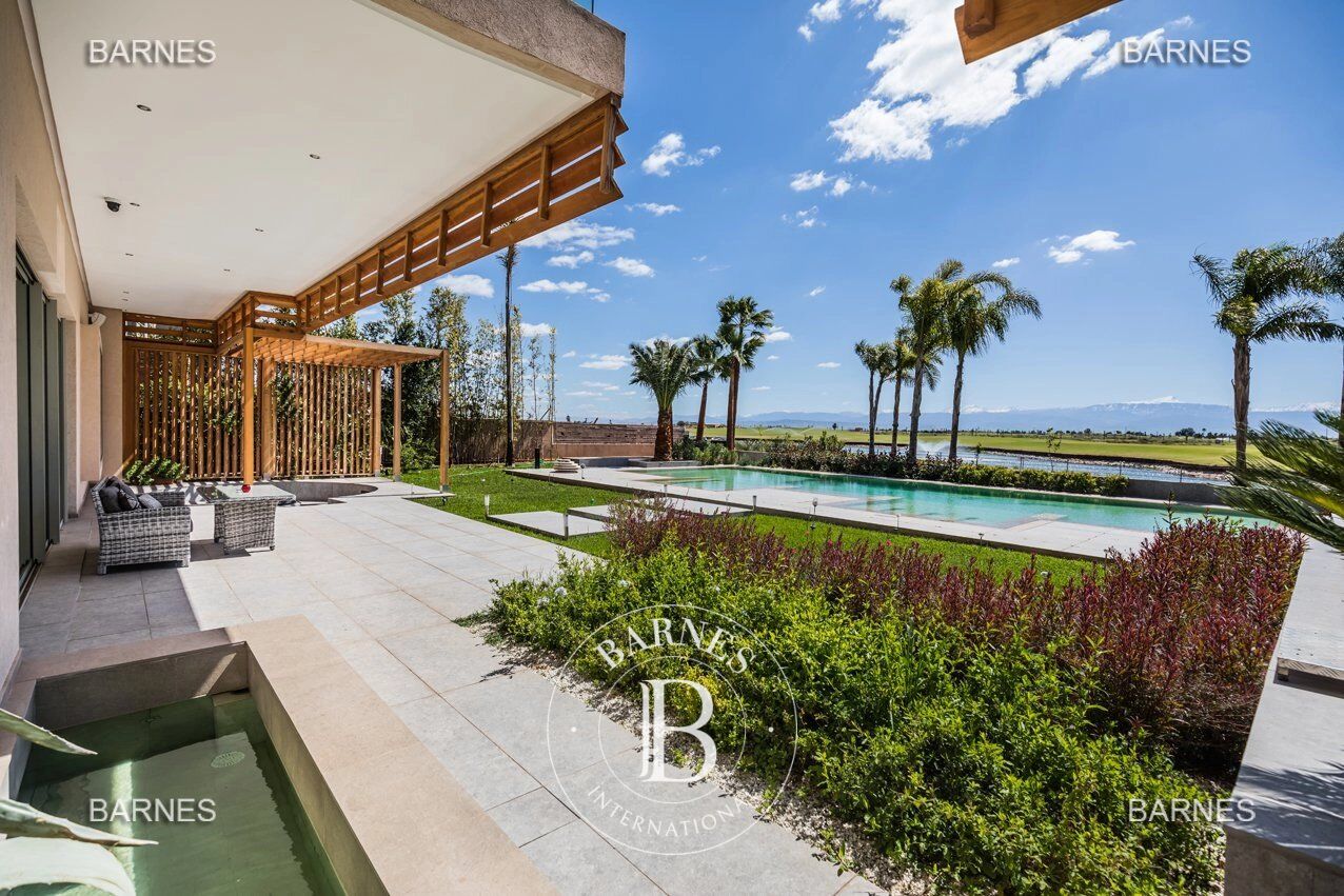 Impressive first line of golf - picture 1