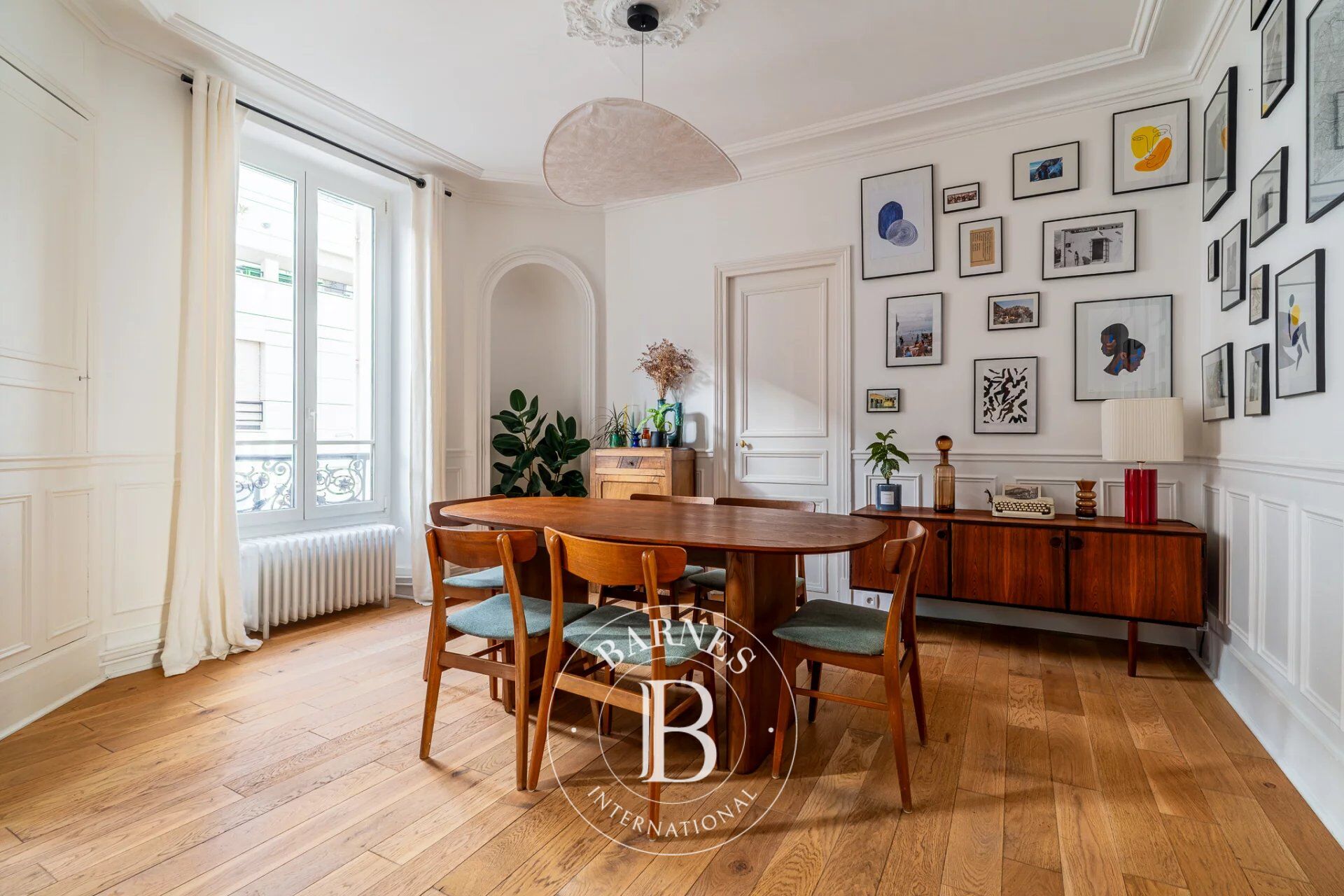 Exclusivité - Levallois-Louise Michel - Appartement rénové 3 pièces - 2 chambres - Bel ancien - A proximité immédiate des Commerces et du Métro ligne 3 - picture 3