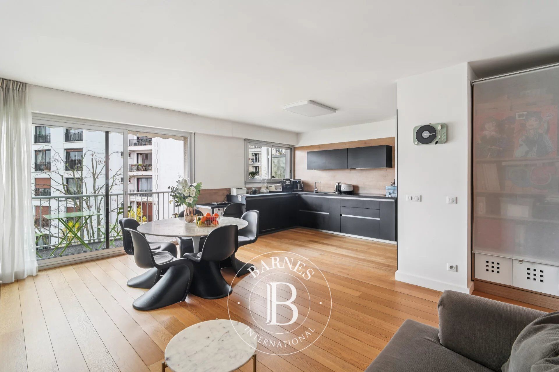 Paris 16 - Jasmin - 3/4 pièces - Etage élevé - Balcon - picture 3