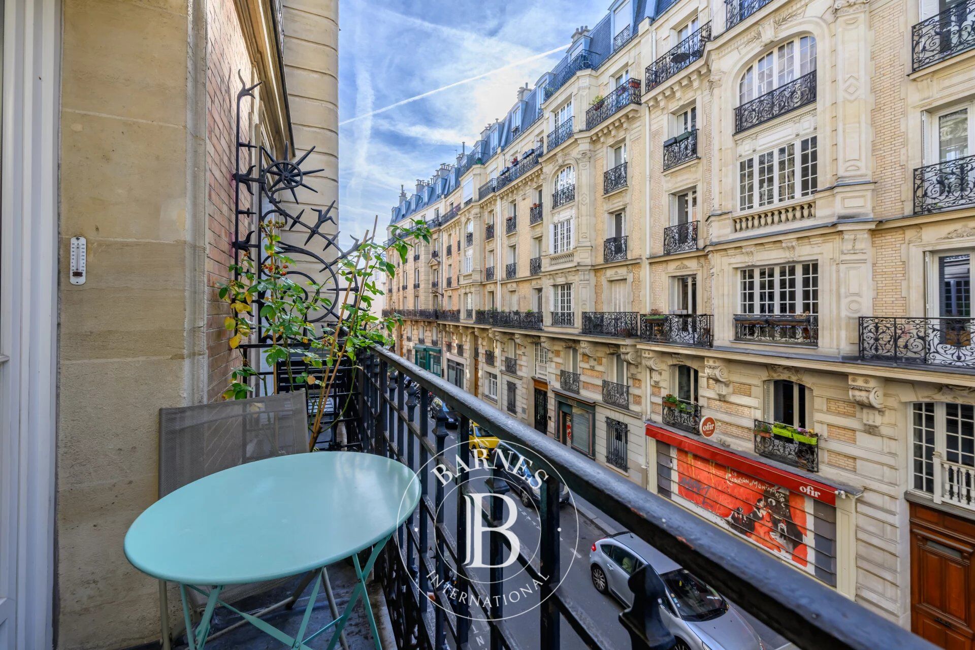 PARIS 18 - CAVALLOTTI - 2nd FLOOR - LIFT - 2-BED - BALCONY - SOUTHWEST-FACING - PERIOD CHARM - picture 2