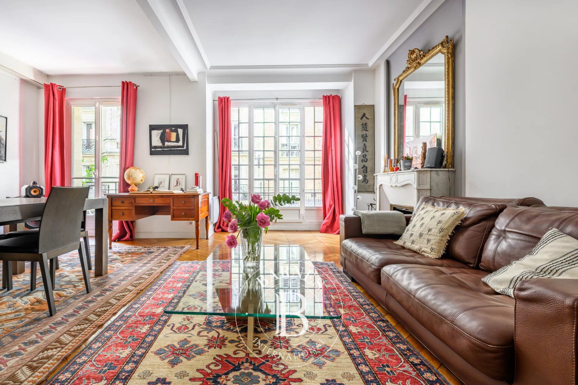 PARIS 18 - CAVALLOTTI - 2nd FLOOR - LIFT - 2-BED - BALCONY - SOUTHWEST-FACING - PERIOD CHARM - picture 3