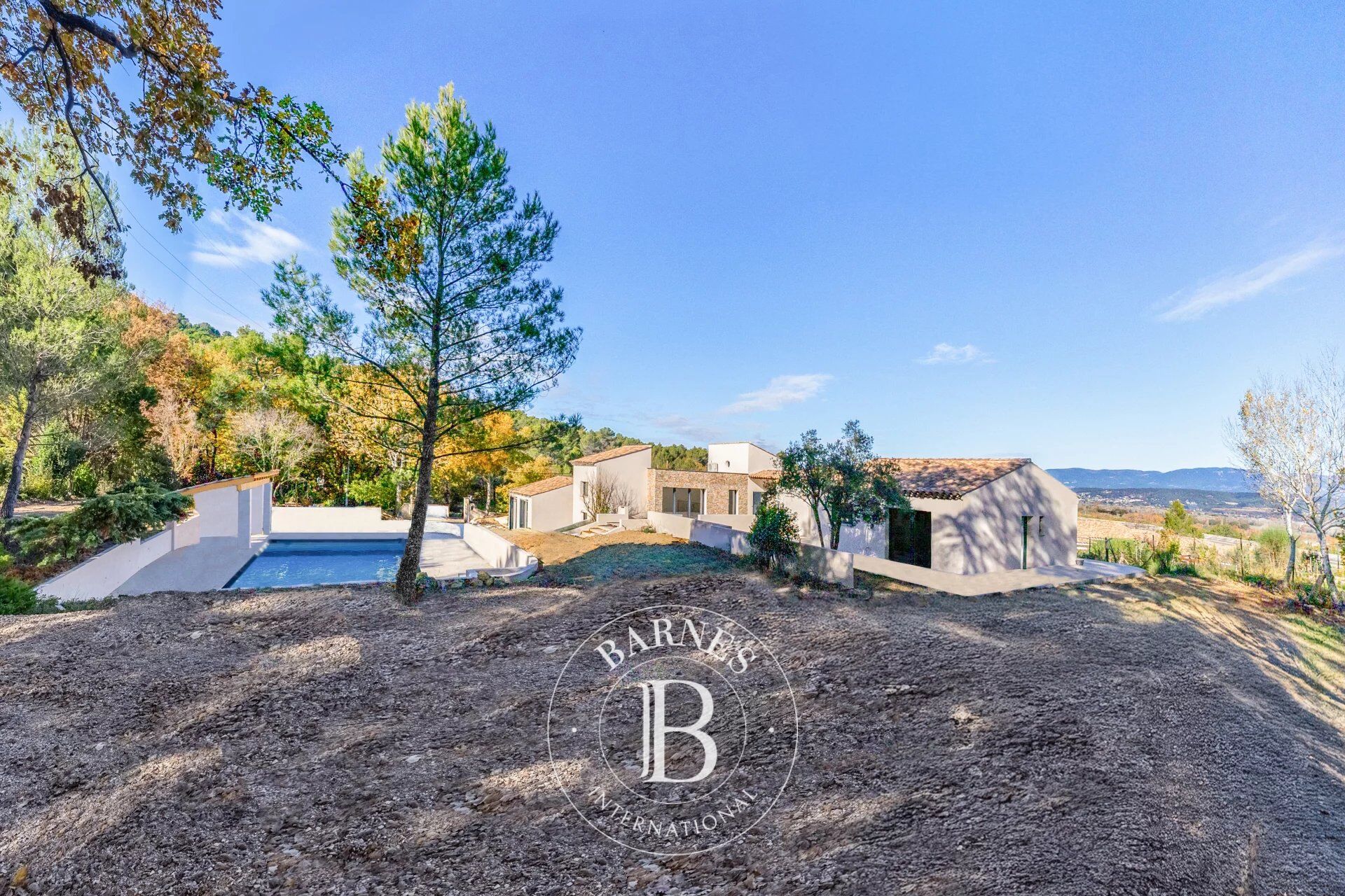 LE PUY SAINTE REPARADE – PROPRIETE 300M2 – 7 CHAMBRES – PISCINE – JARDIN 4 000M2 - picture 1