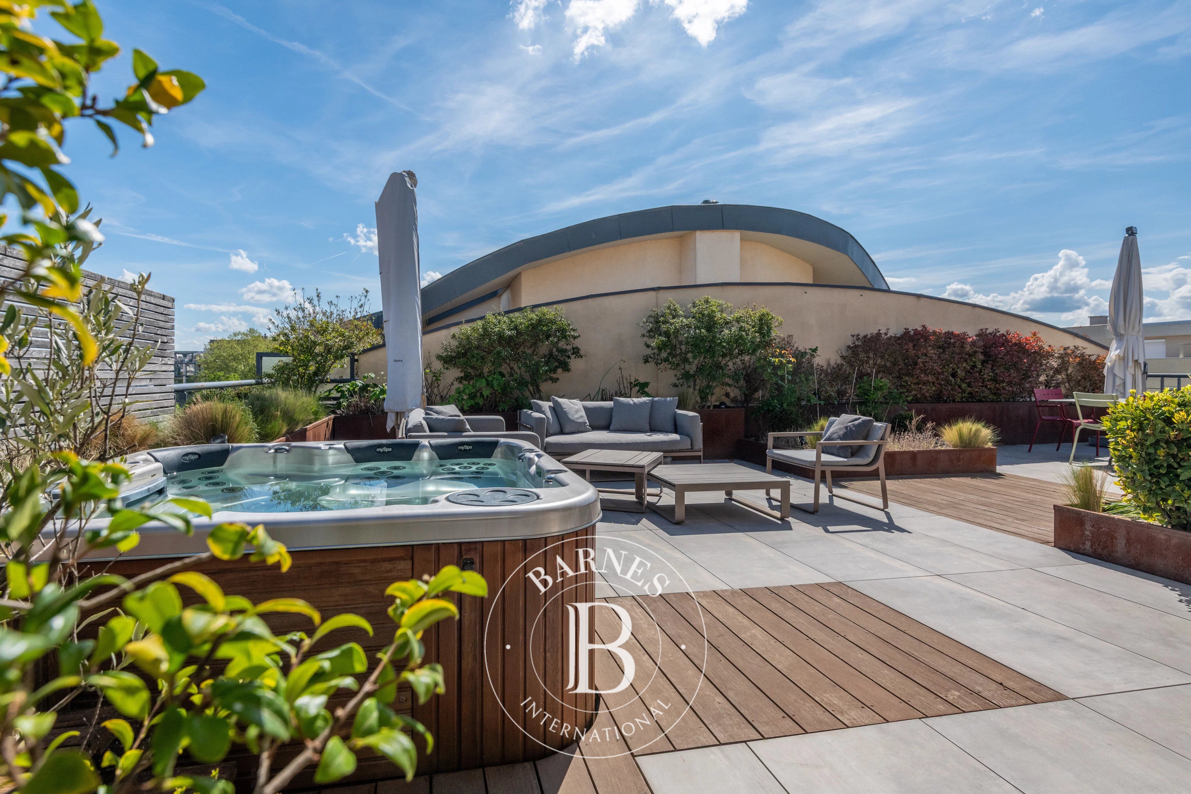 Caluire-et-Cuire - 165.09 sqm flat - 5 bedrooms - 84 sqm terrace - Parking - picture 2