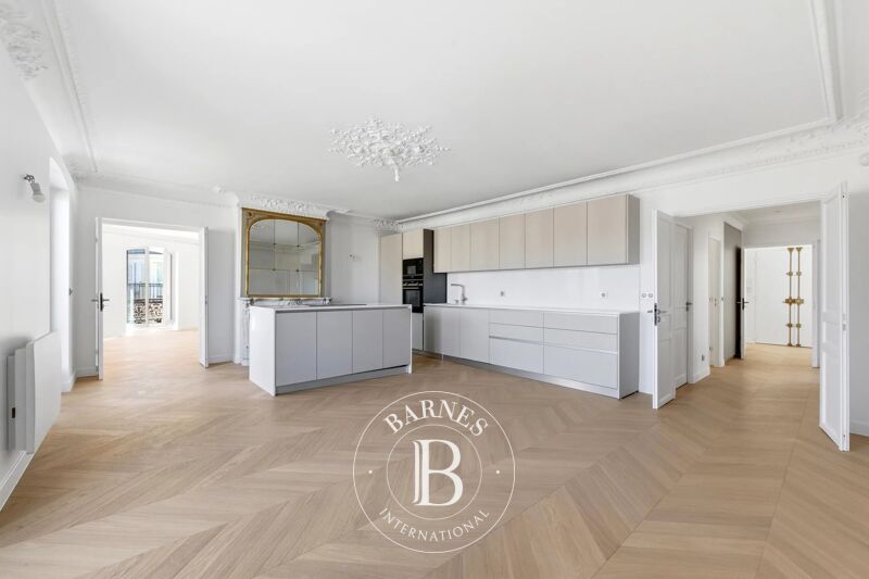 For Sale Apartment | Paris 3ème - picture 2