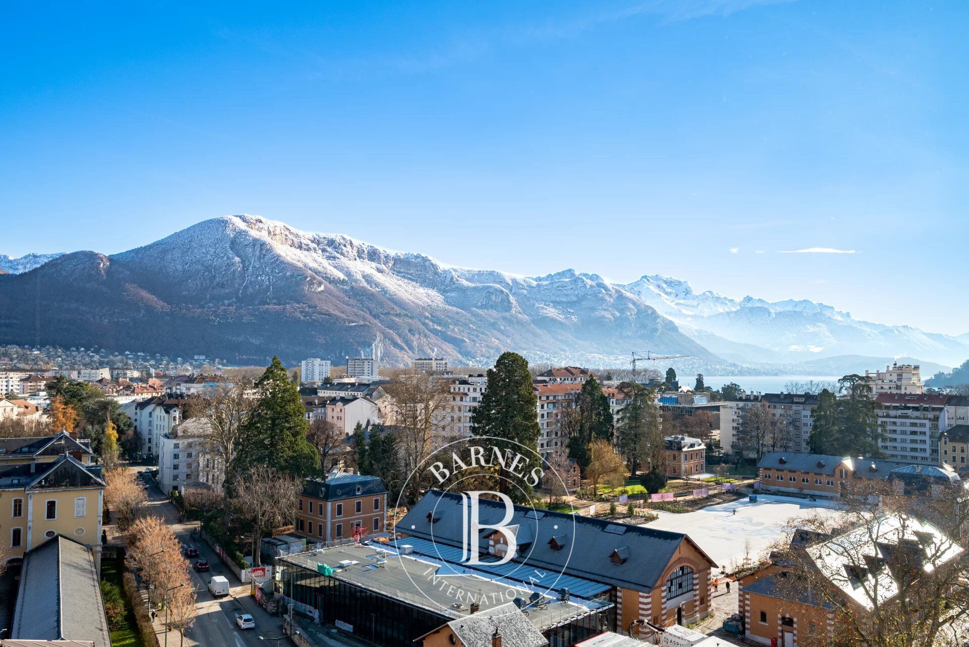 BARNES Annecy – ANNECY – CITY CENTER – TOP FLOOR – LAKE & MOUNTAIN VIEW - picture 2