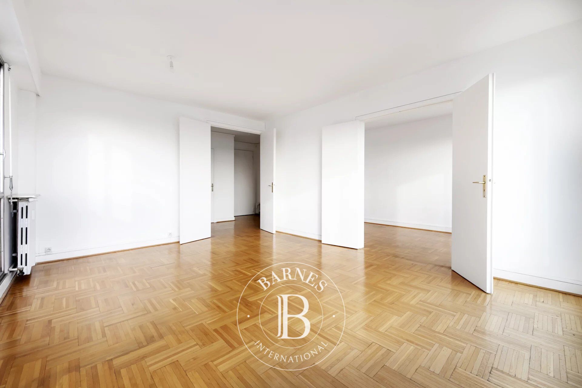 Exclusive listing | Paris 14 - Parc de Montsouris - 2 bedrooms - Panoramic View - Wide balcony and parking space. - picture 3