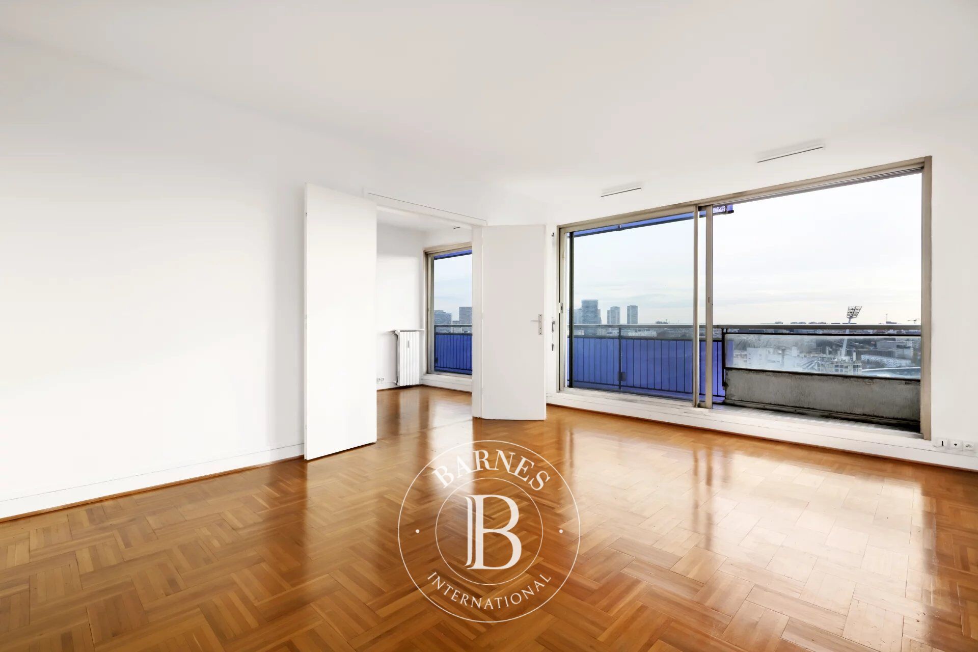 Exclusive listing | Paris 14 - Parc de Montsouris - 2 bedrooms - Panoramic View - Wide balcony and parking space. - picture 1