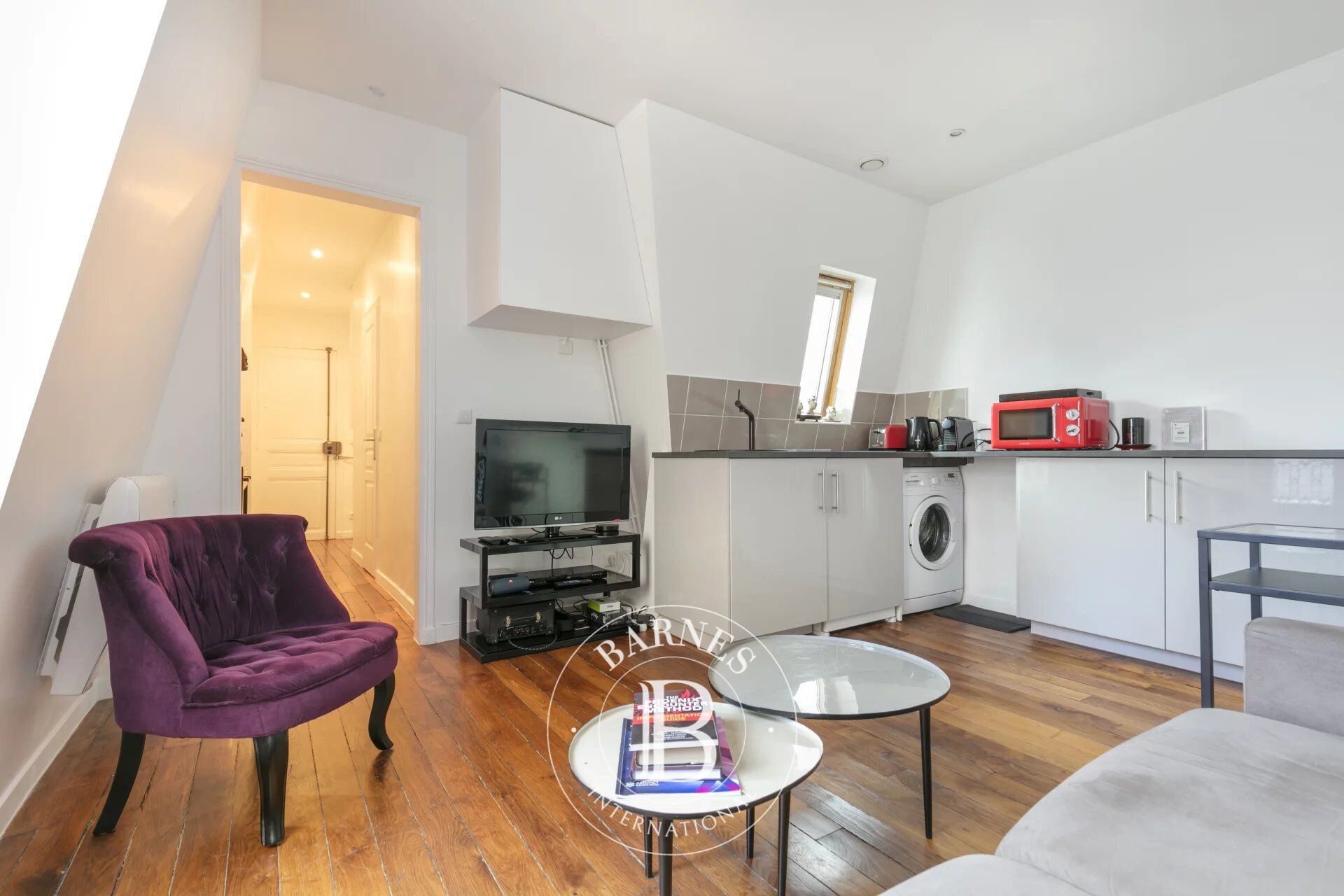 PARIS 17 - BATIGNOLLES - Charming renovated one-bedroom apartment - Bright and quiet - picture 3