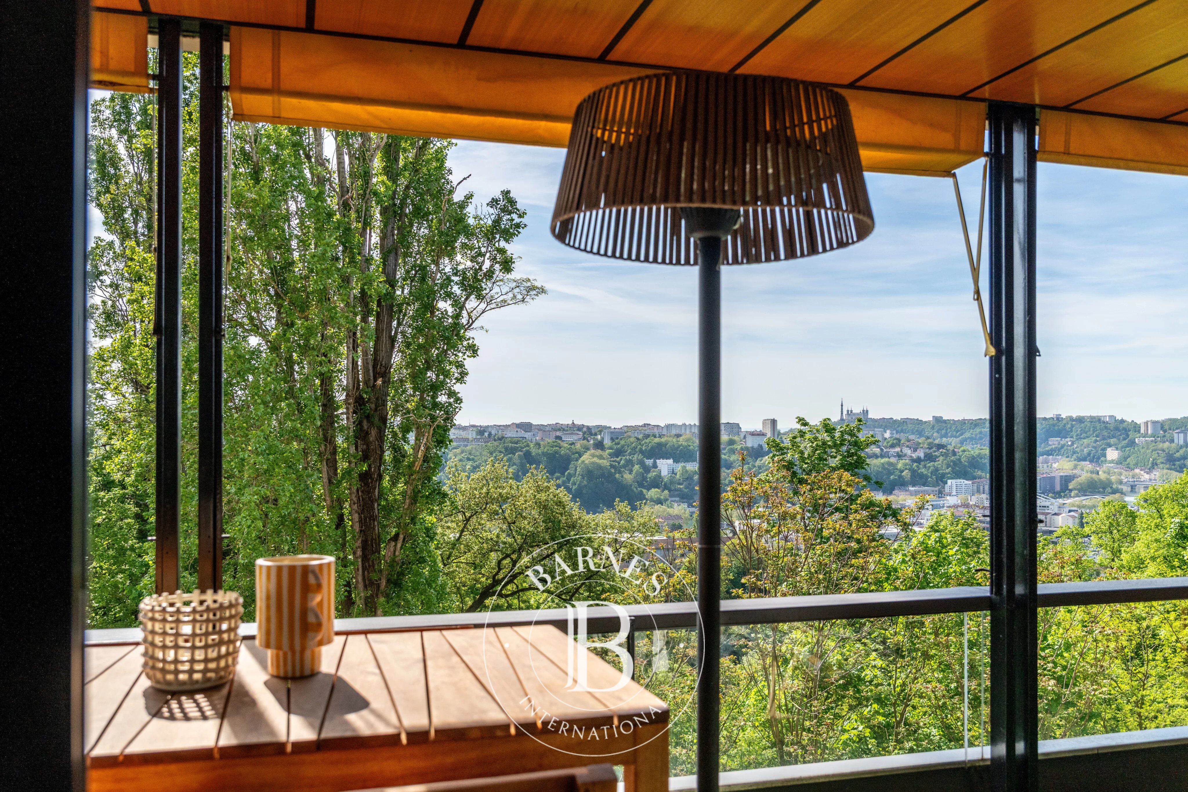 Saint-Didier-au-Mont-d’Or – Family Apartment 200,24 sqm– 4 Bedrooms – 21 sqm Loggia - picture 2