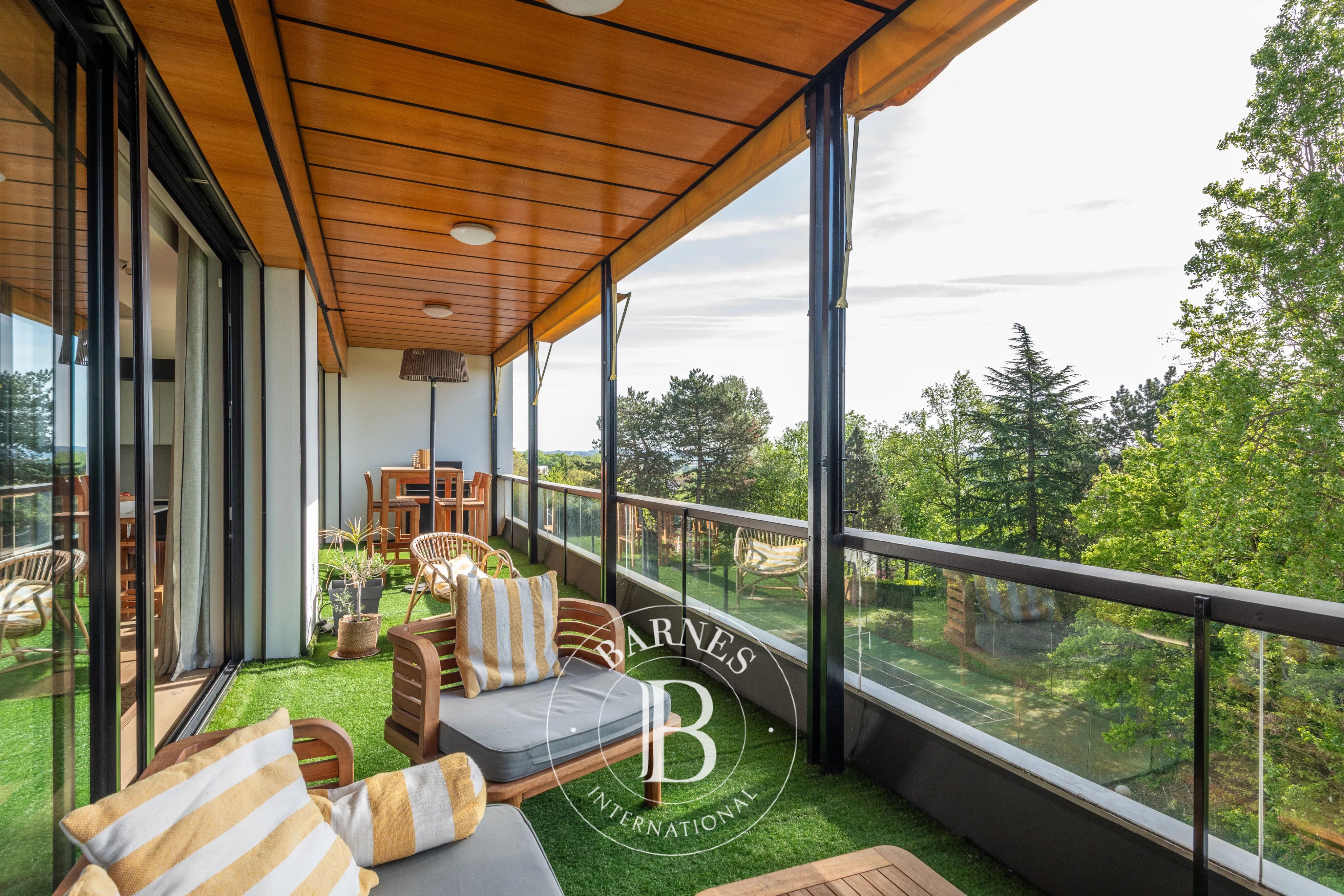 Saint-Didier-au-Mont-d’Or – Family Apartment 200,24 sqm– 4 Bedrooms – 21 sqm Loggia - picture 3