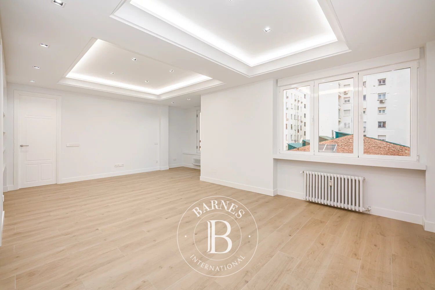 Madrid – Almagro – Chamberí | Elegante appartamento con tre camere da letto, completamente ristrutturato e nuovo - picture 3